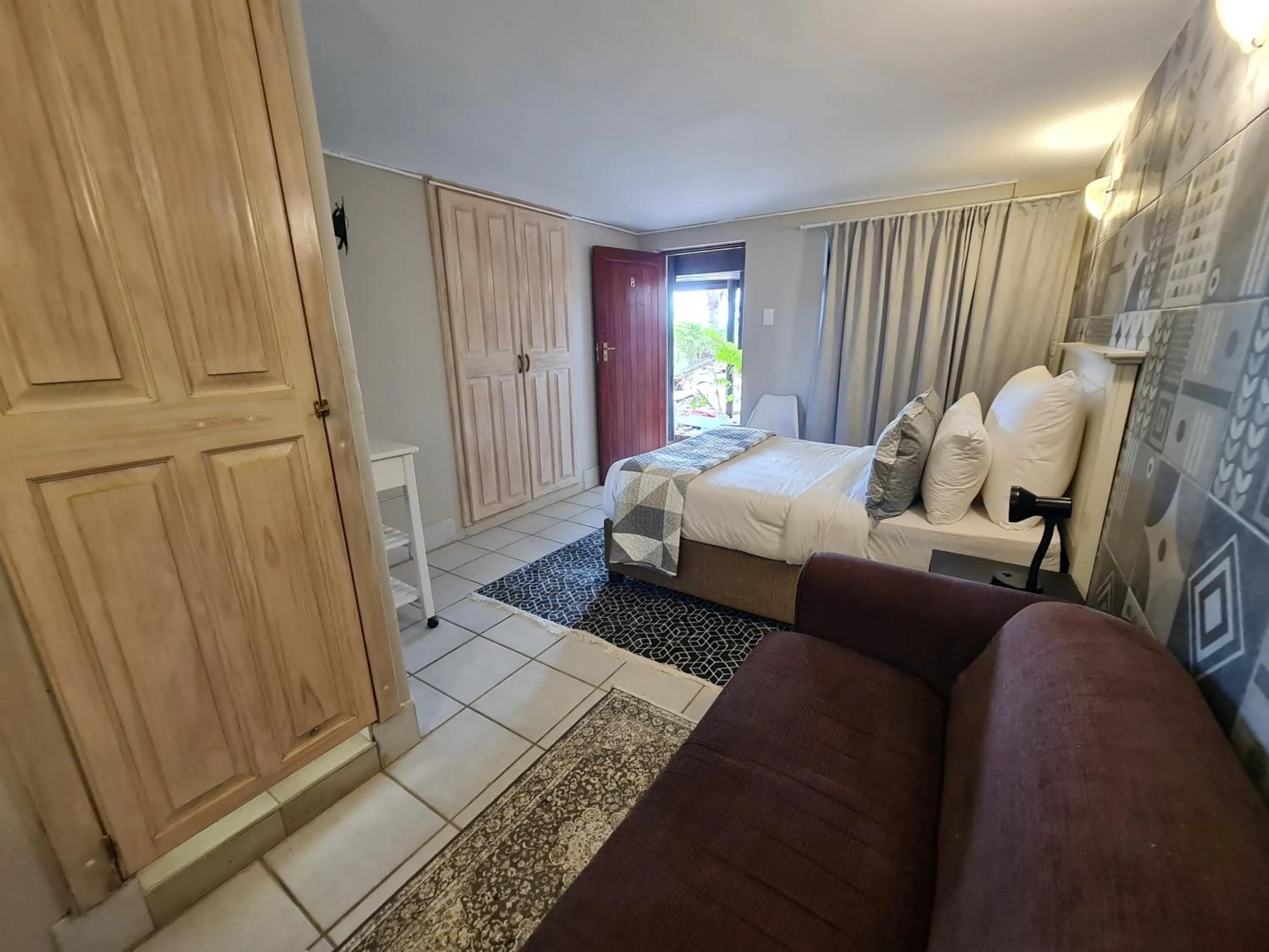 Photo of the whole room, Bed in THE THATCH HIDE