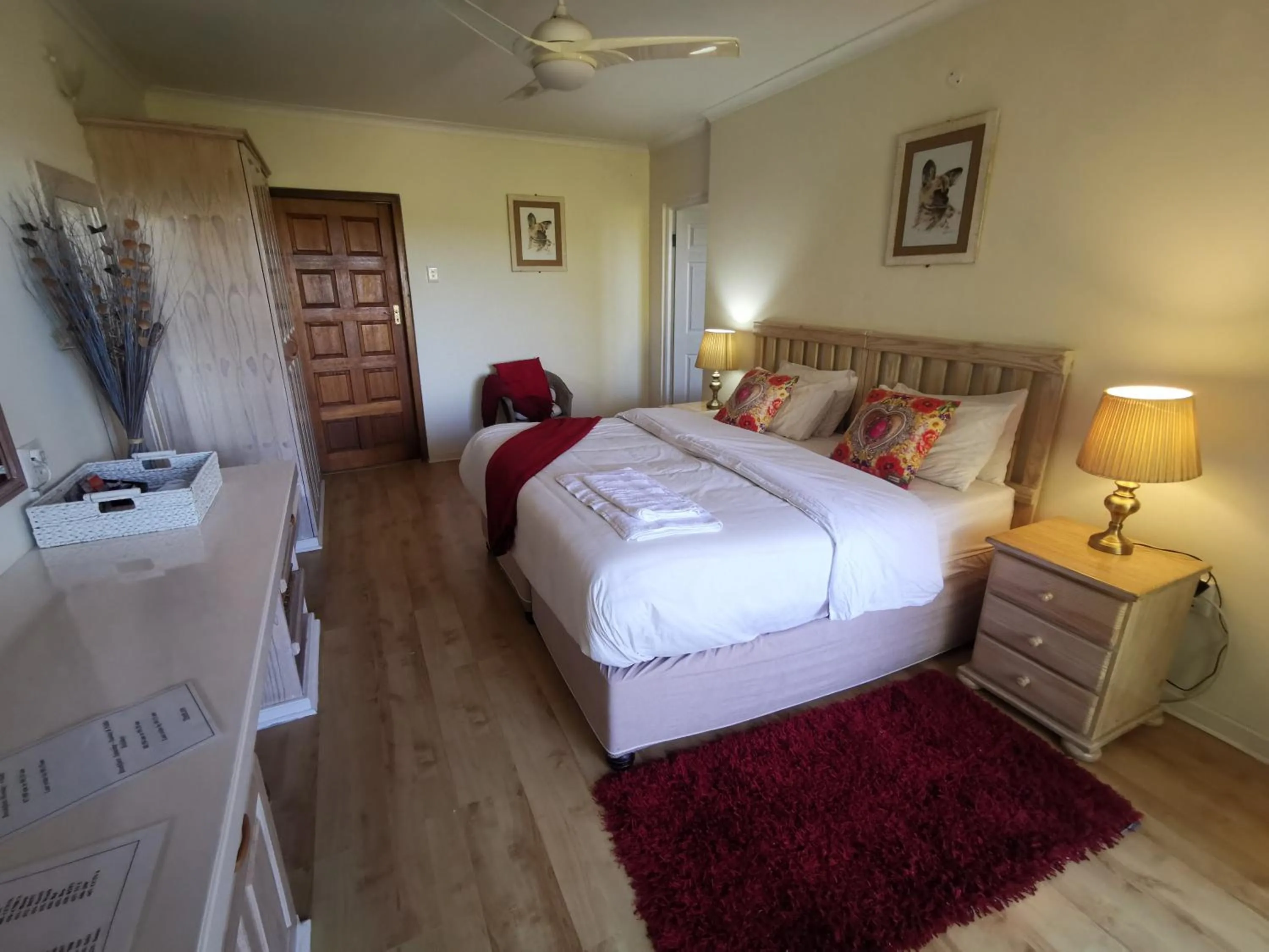 Bedroom, Bed in THE THATCH HIDE