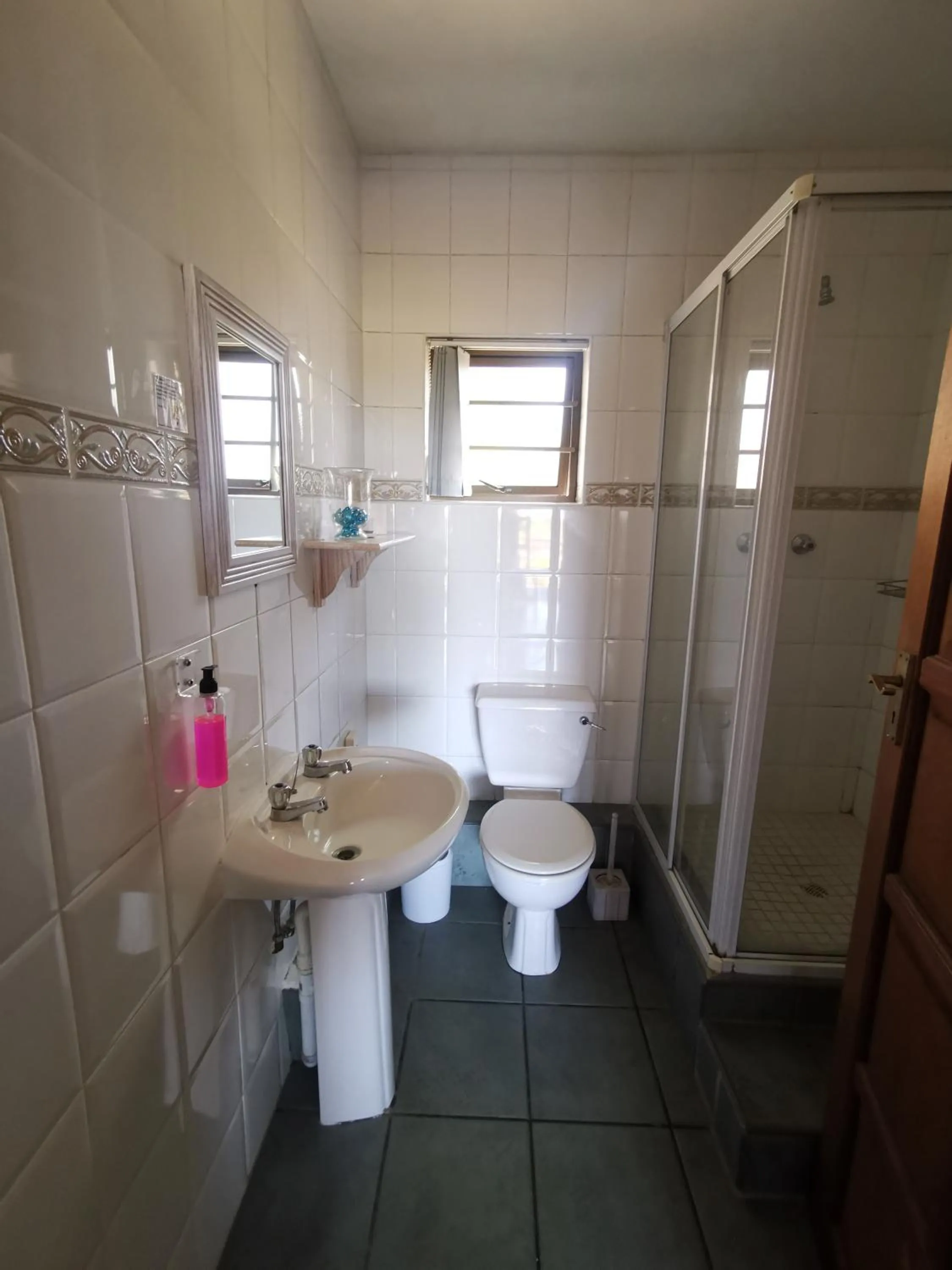 Bathroom in THE THATCH HIDE