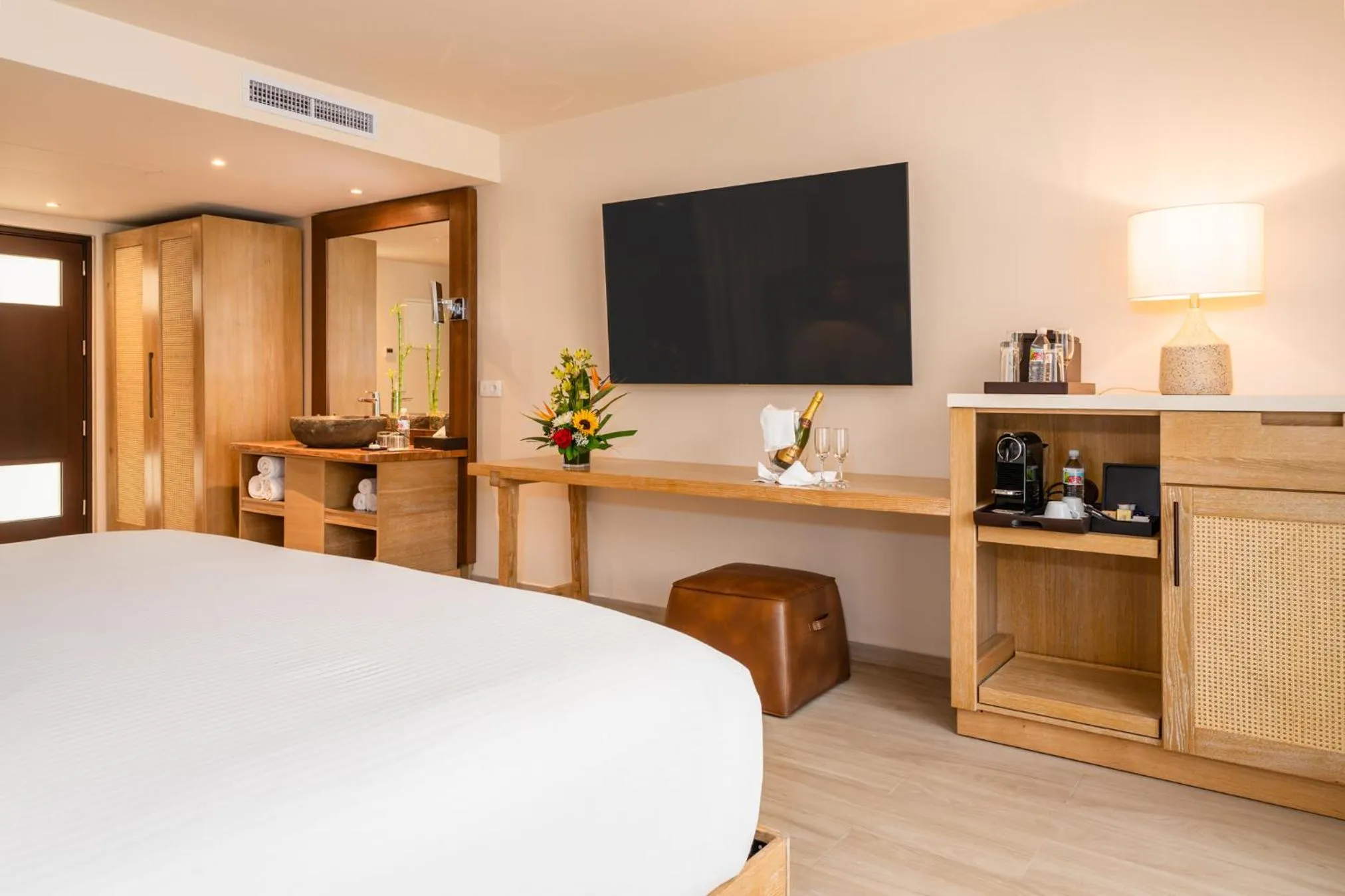 TV and multimedia, Bed in Zoetry Curacao