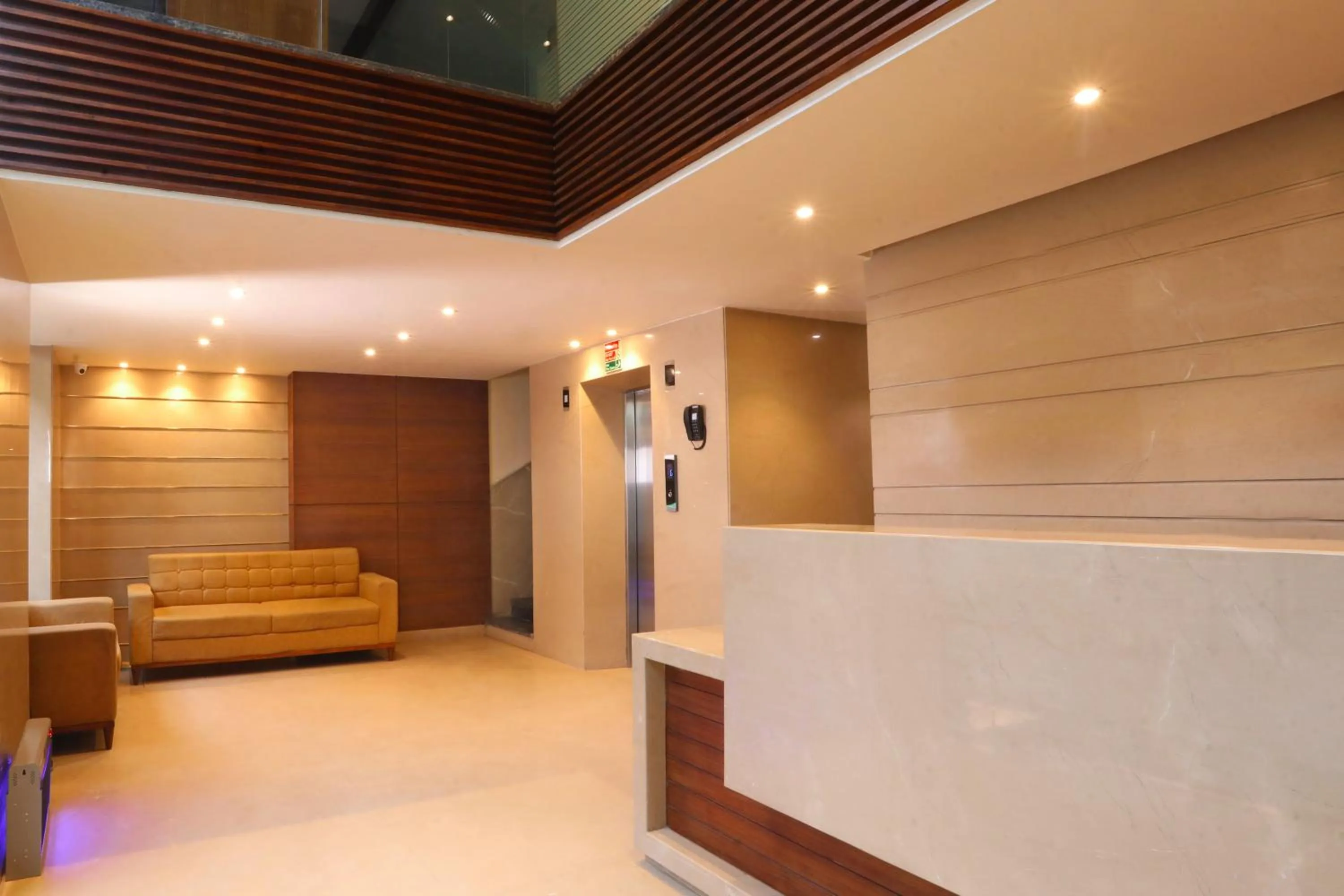 Lobby or reception in Sagar Hotel JUST 5 MIN FROM GOLDEN TEMPLE