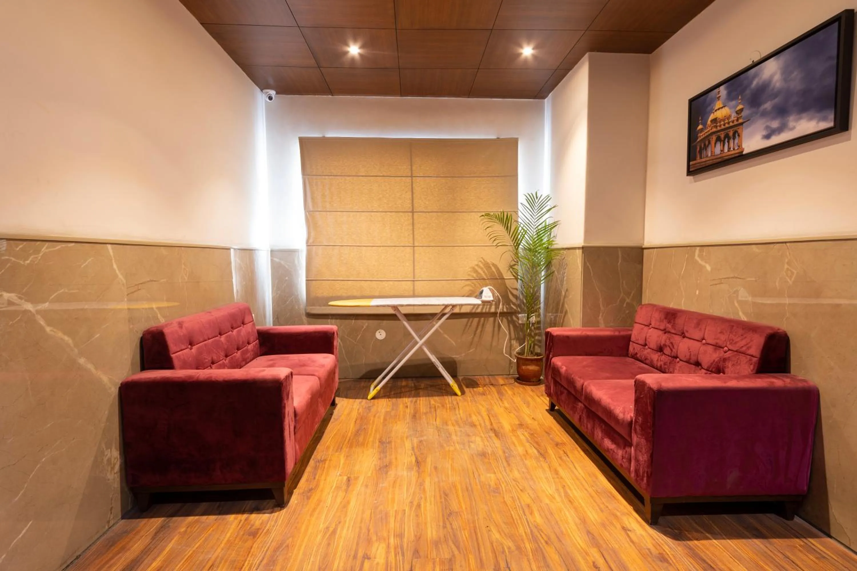 Lobby or reception in Sagar Hotel JUST 5 MIN FROM GOLDEN TEMPLE