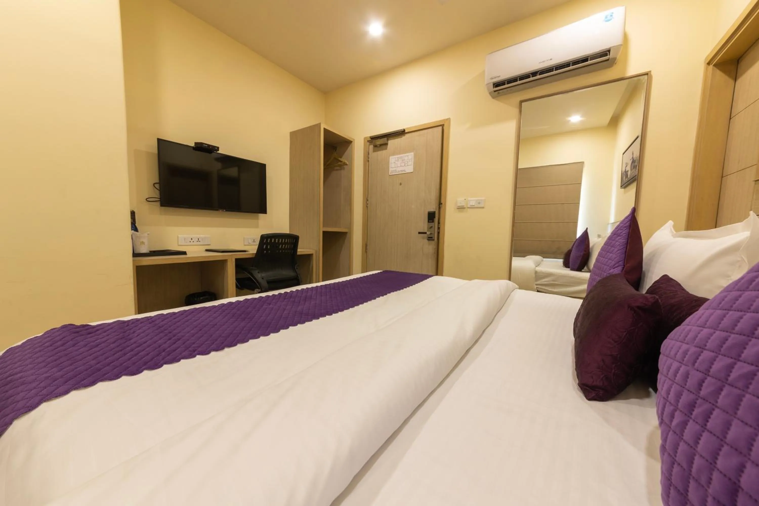 Photo of the whole room, Bed in Sagar Hotel JUST 5 MIN FROM GOLDEN TEMPLE