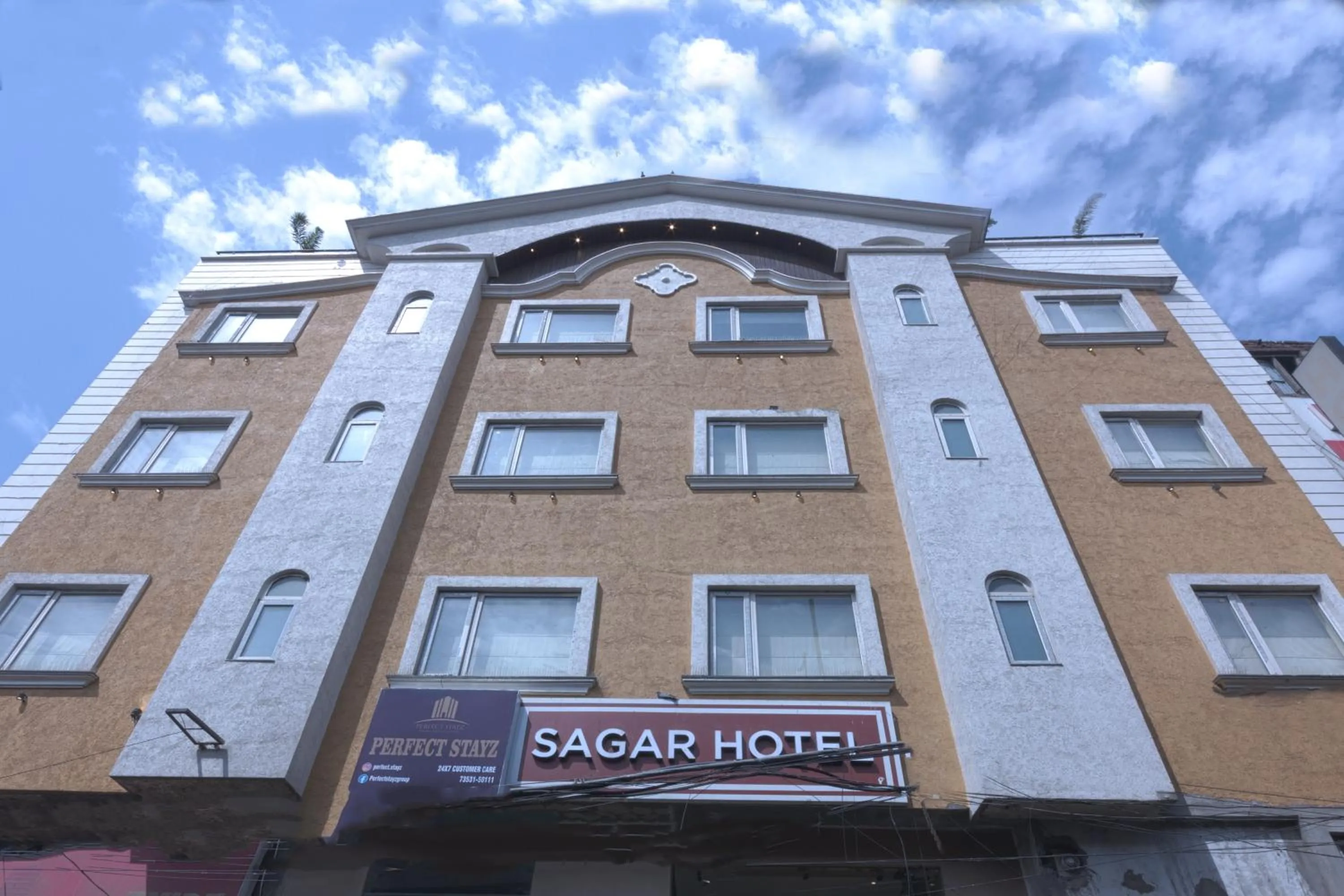Facade/entrance in Sagar Hotel JUST 5 MIN FROM GOLDEN TEMPLE