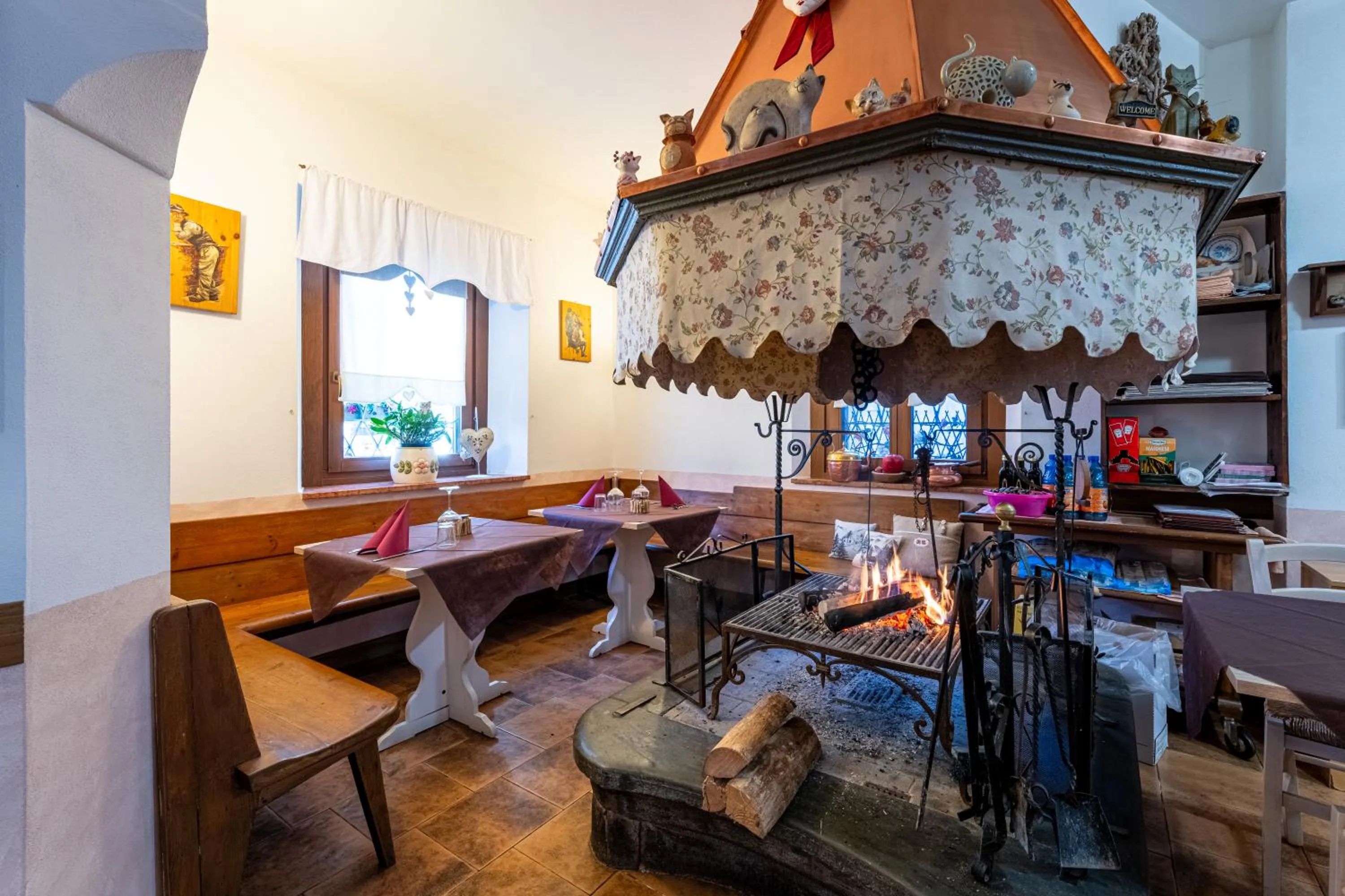 Restaurant/places to eat in Albergo Alle Alpi