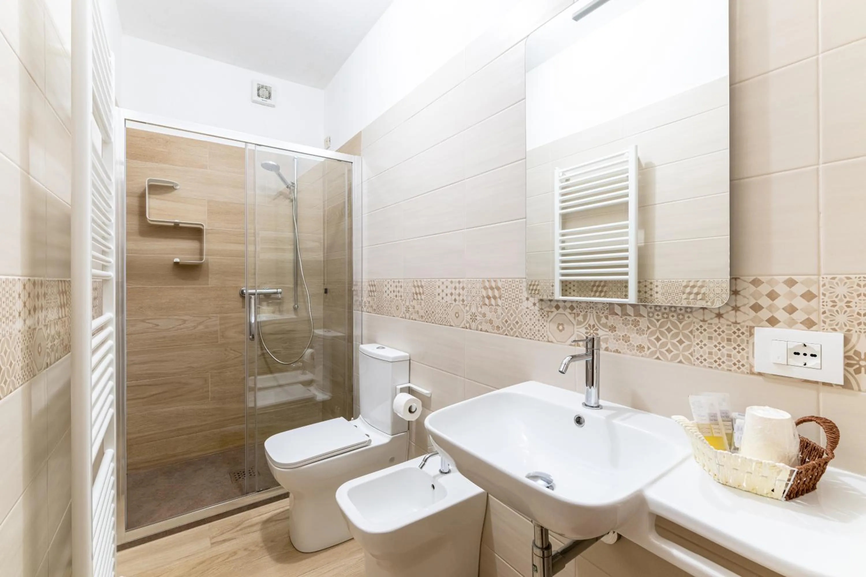 Bathroom in Albergo Alle Alpi