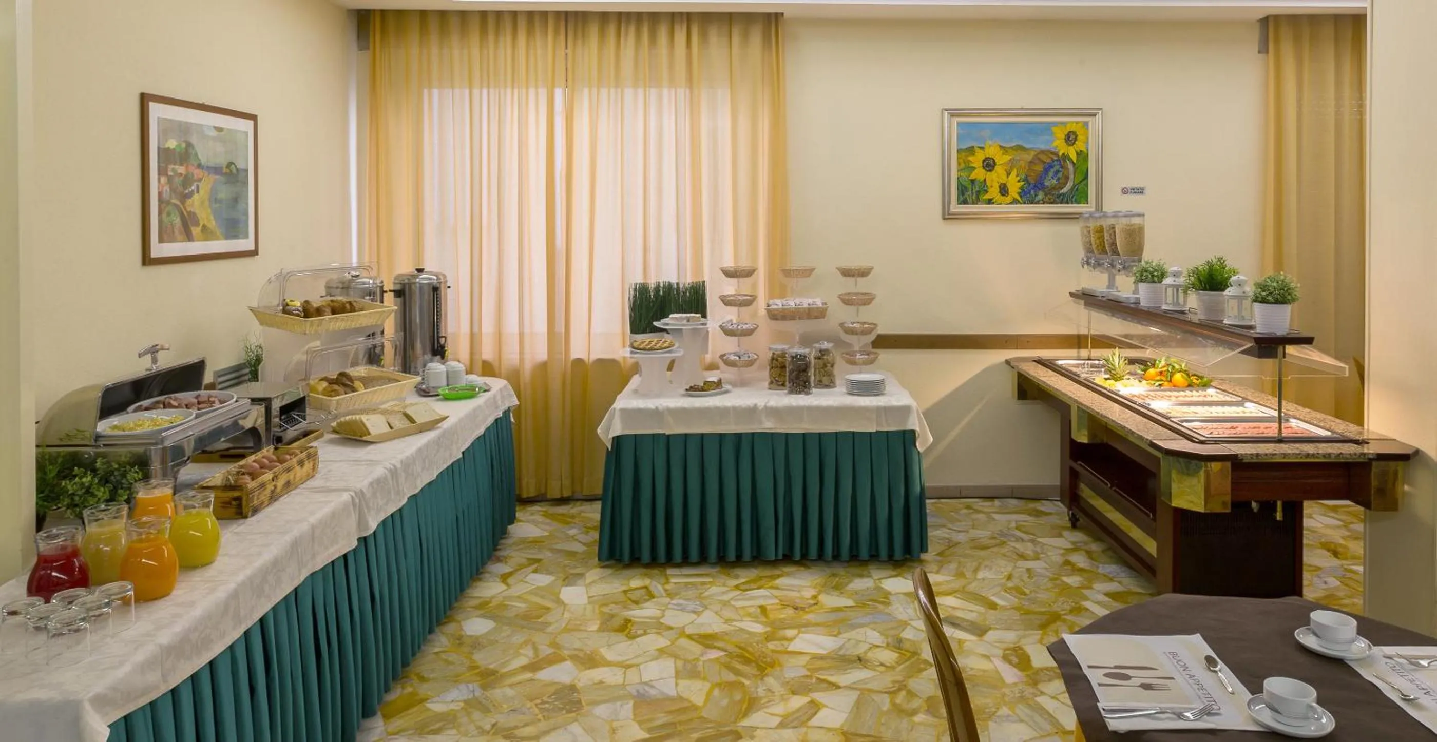 Restaurant/places to eat in Hotel Stockholm