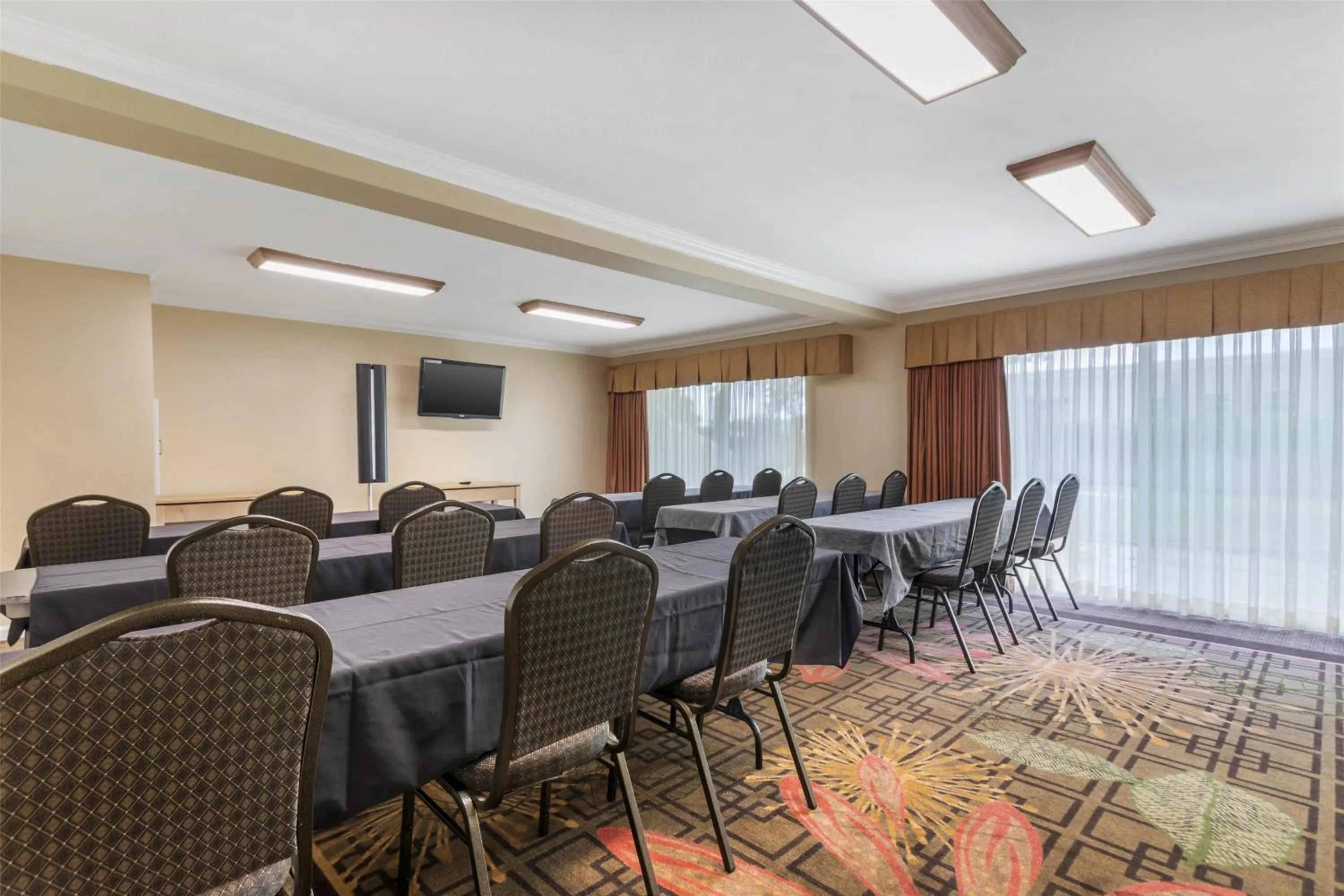 Meeting/conference room in Best Western Plus Garden Court Inn