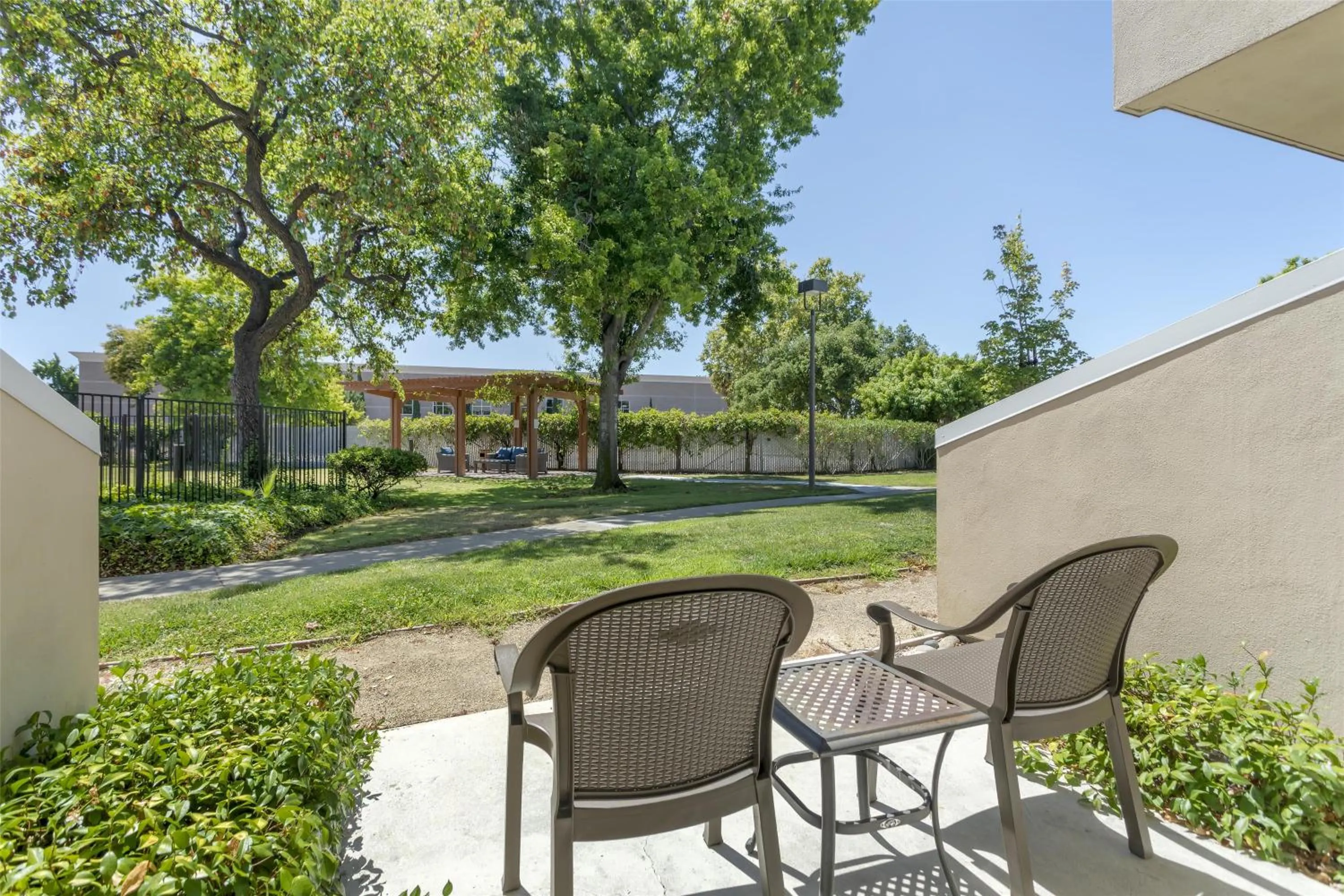 Bedroom in Best Western Plus Garden Court Inn