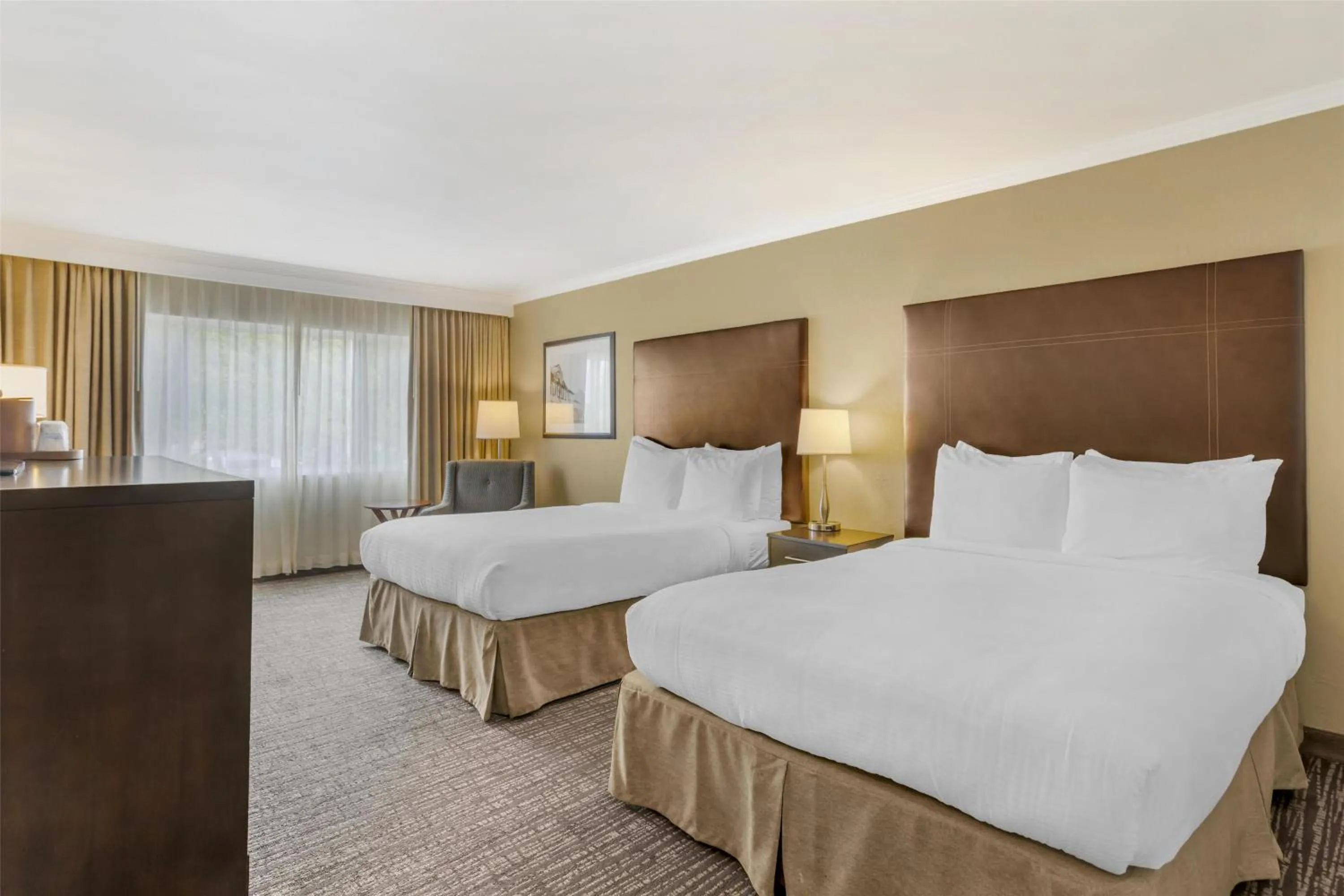 Bedroom, Bed in Best Western Plus Garden Court Inn