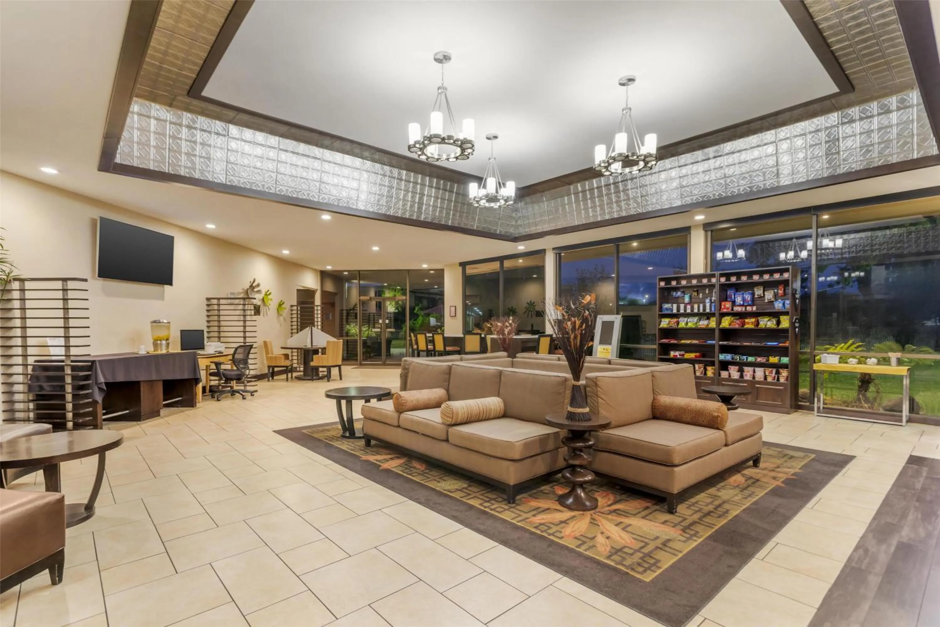 Lobby or reception in Best Western Plus Garden Court Inn