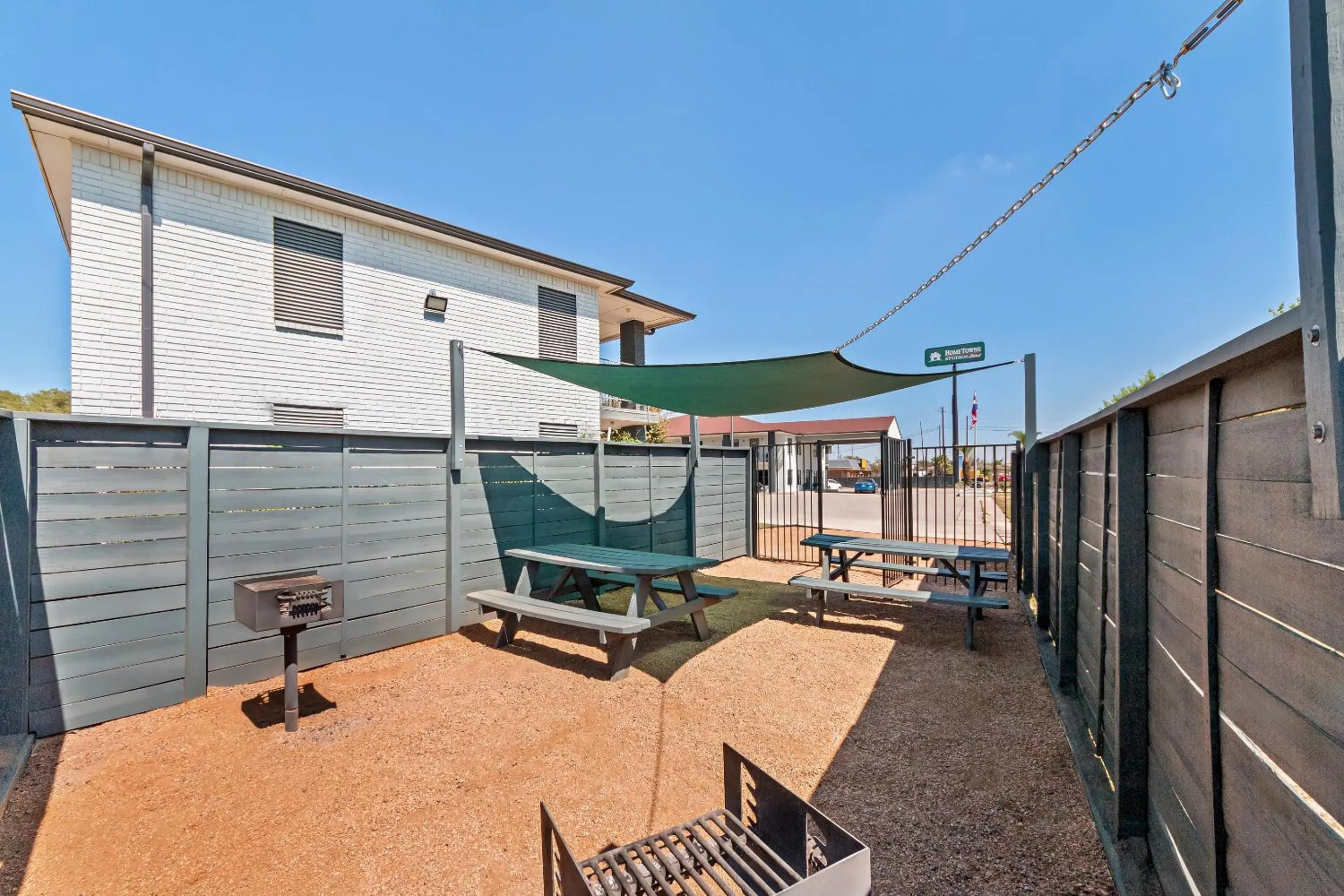 BBQ facilities in HomeTowne Studios by Red Roof San Antonio E - Frost Bank Center