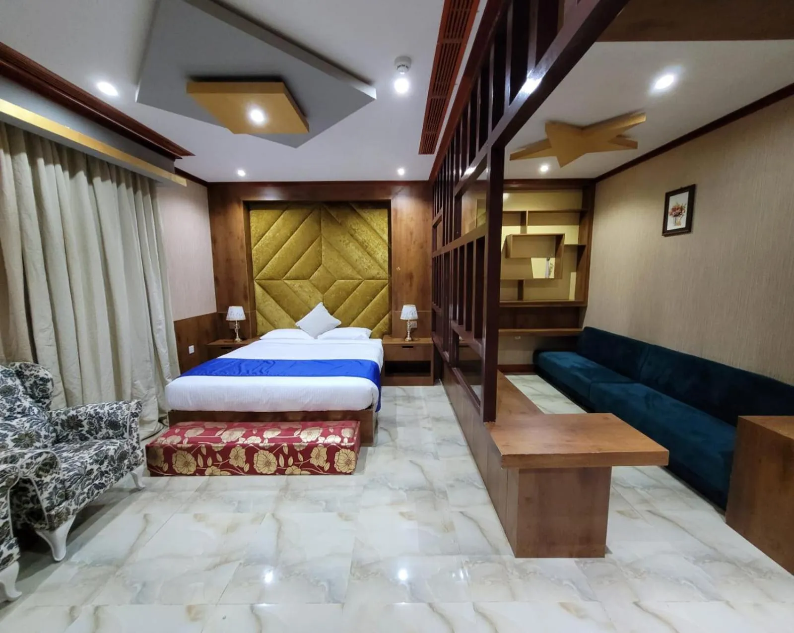 Bedroom, Bed in Camphor Hotel