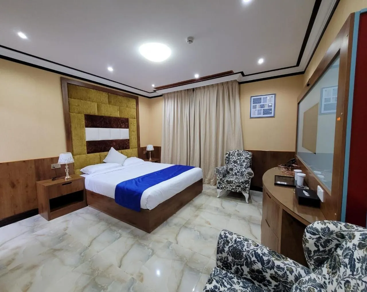 Photo of the whole room, Bed in Camphor Hotel