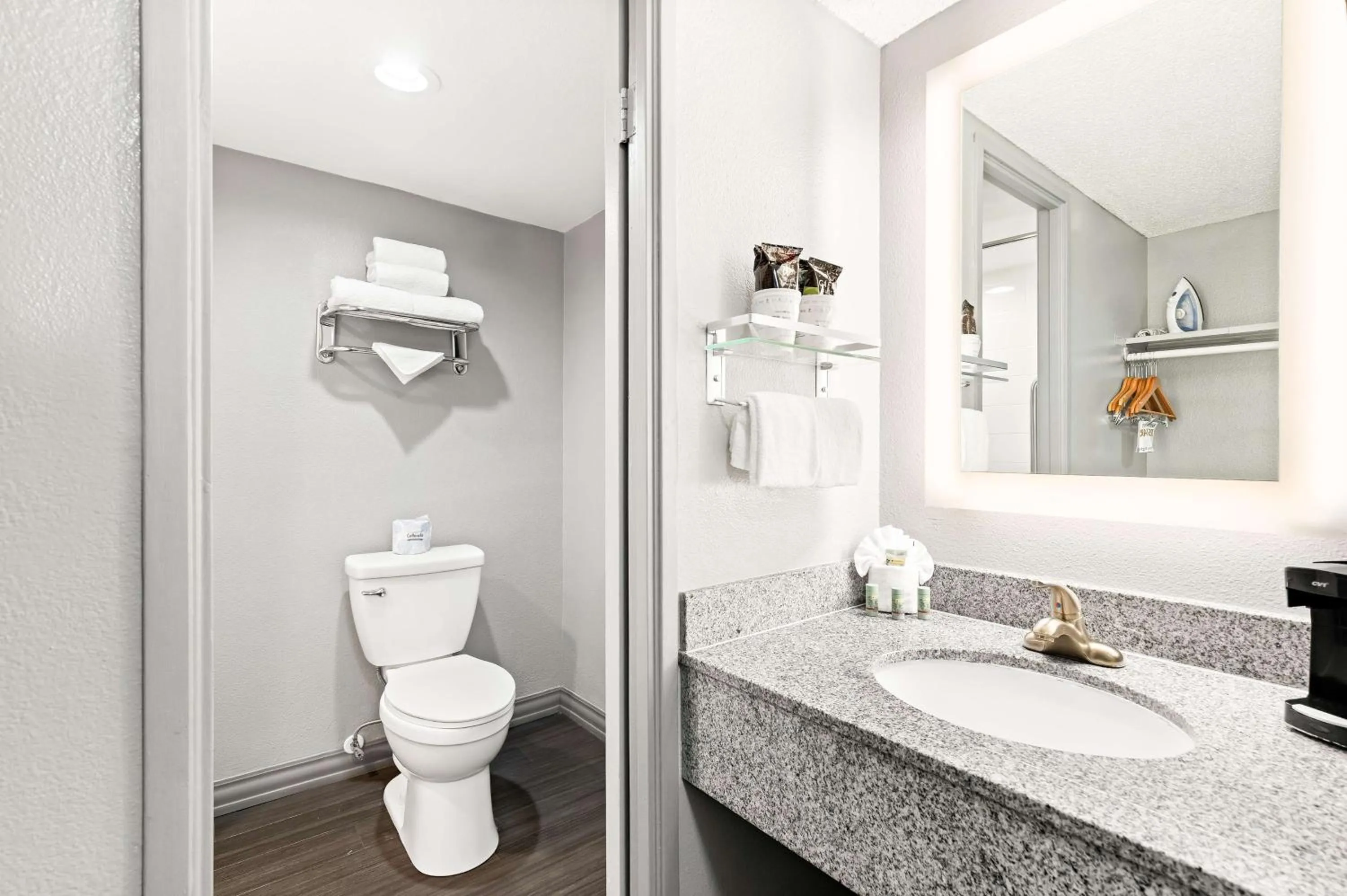 Bathroom in Best Western Yacht Harbor Hotel