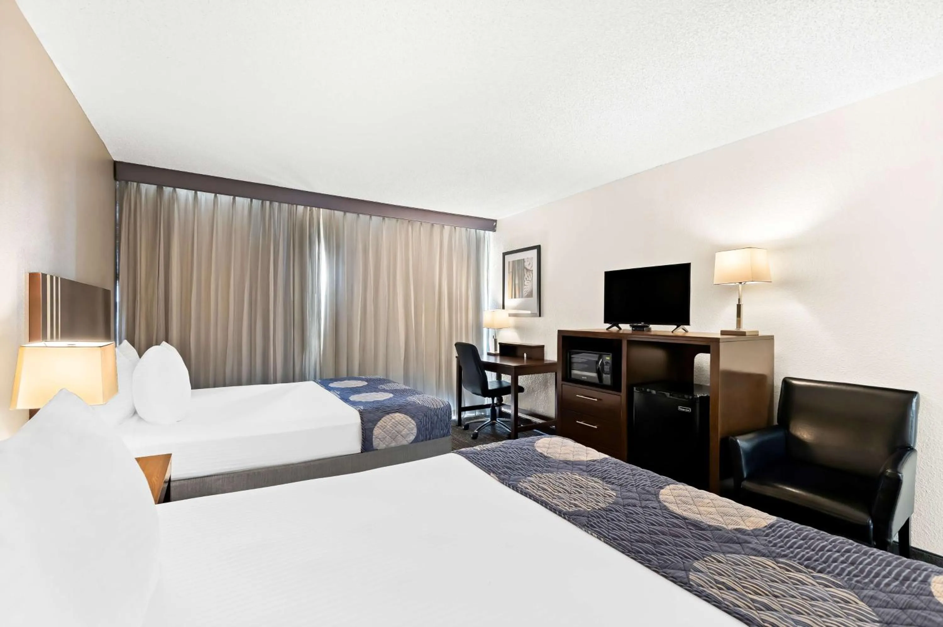 Bedroom, Bed in Best Western Yacht Harbor Hotel