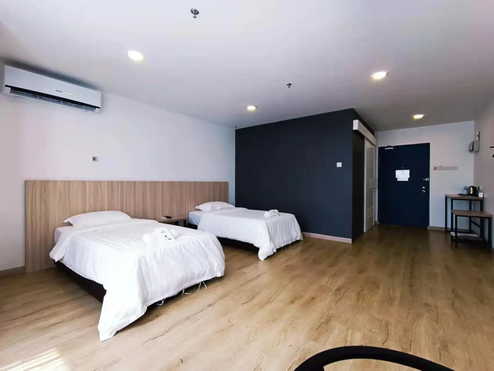 Twin Room - Disability Access in Starlink Hotel Twin Room - Disability Access in Starlink Hotel