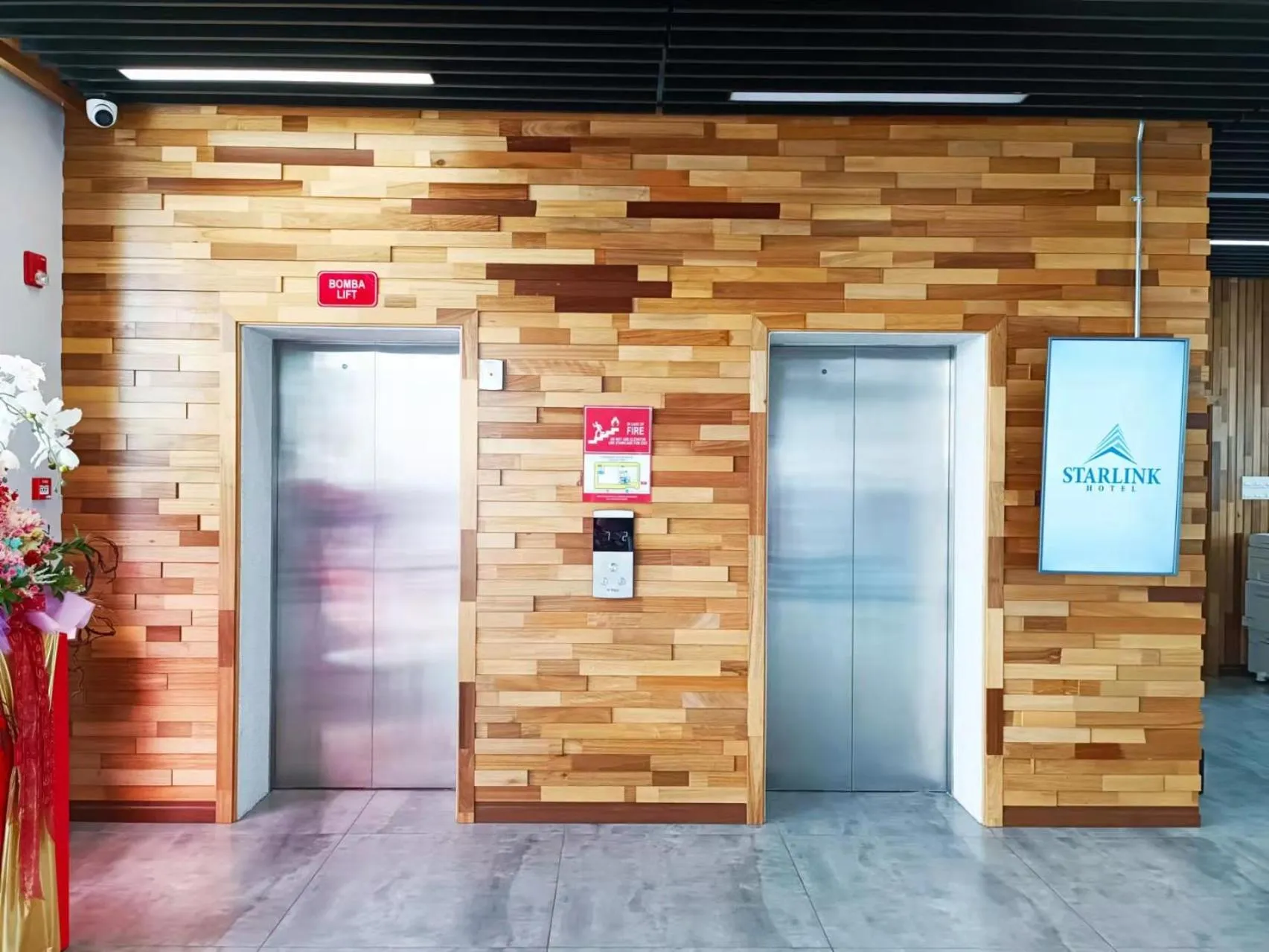 elevator in Starlink Hotel