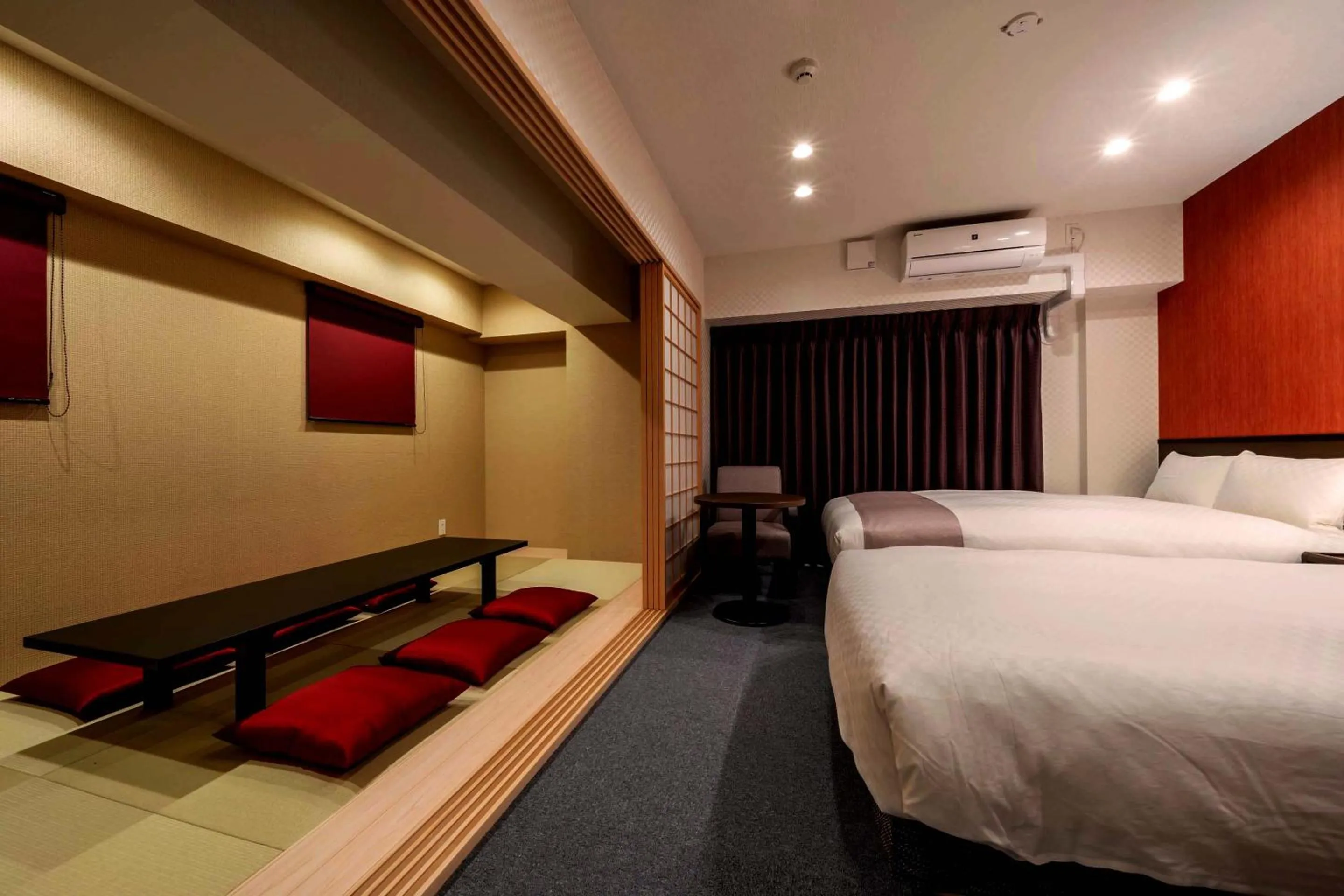 Bedroom, Bed in RESI STAY Kyo Ryuvilux Nijo