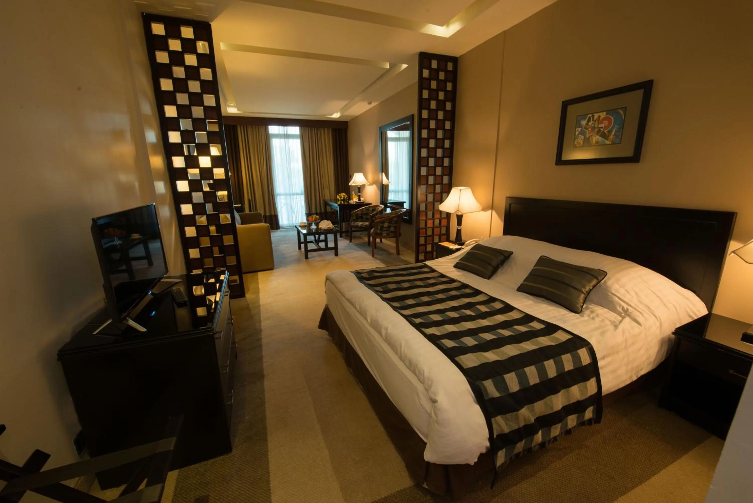 Bedroom, Bed in Century Park Hotel