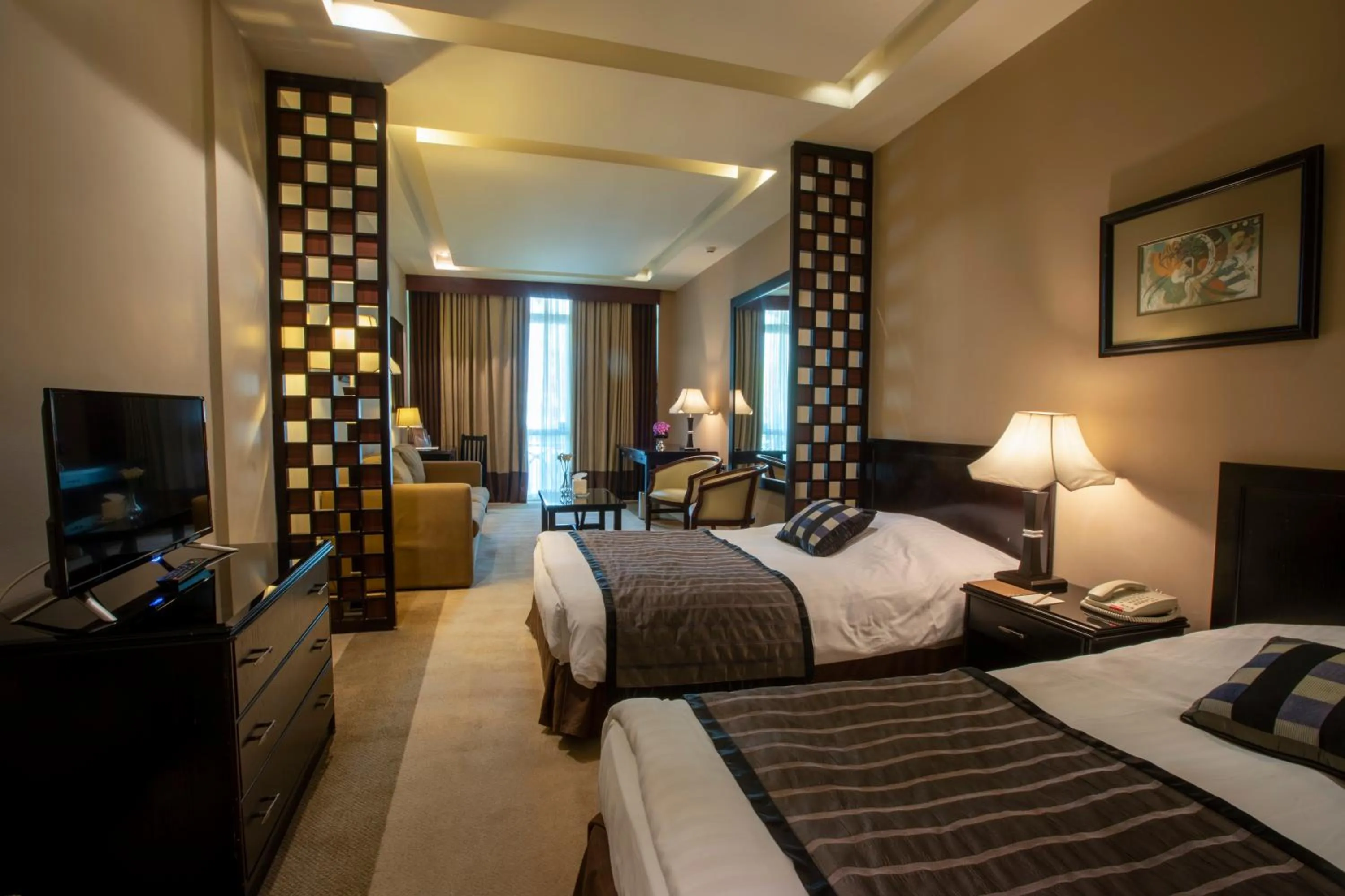 Bedroom, Bed in Century Park Hotel