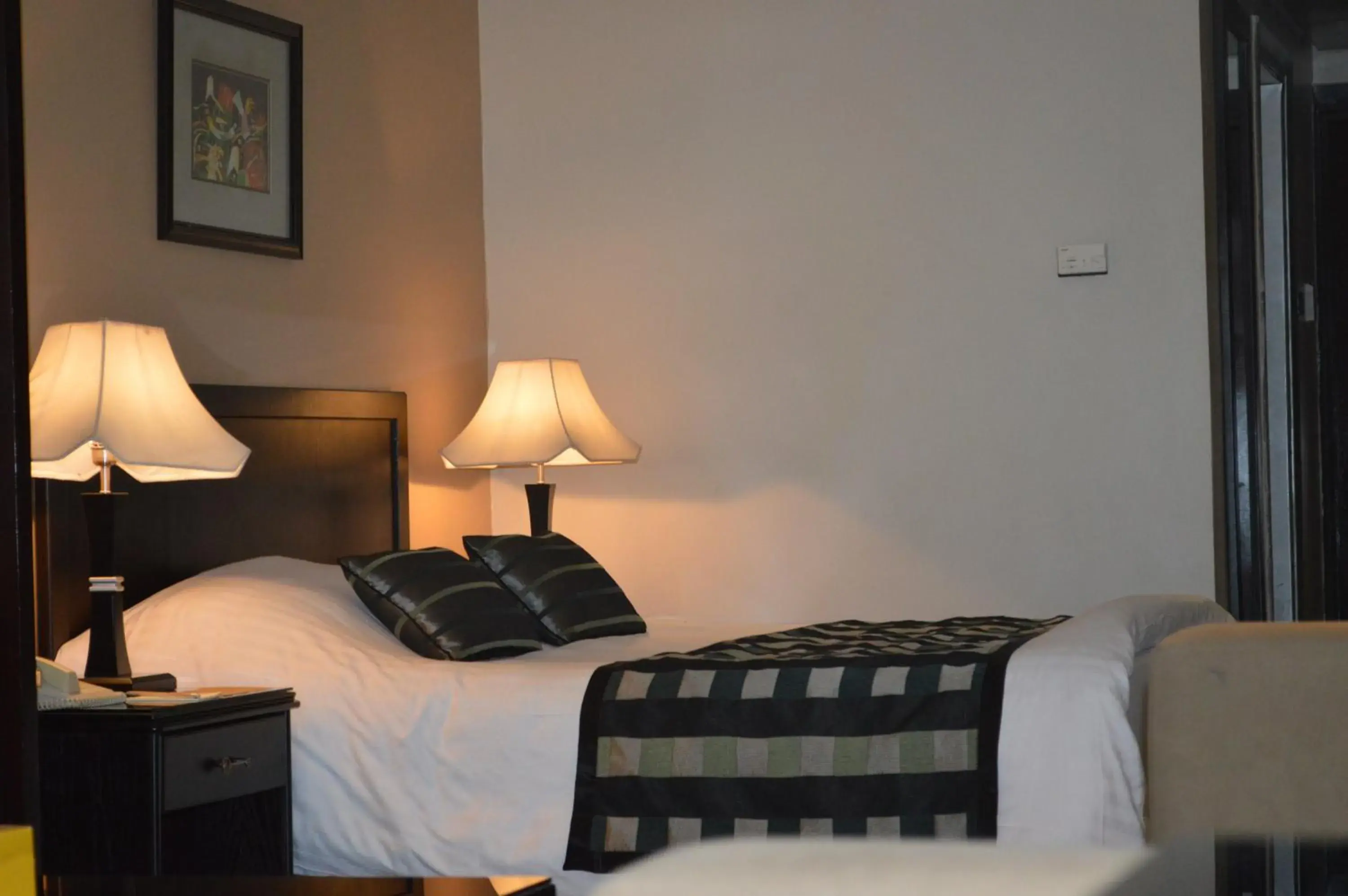 Small Single Room - single occupancy in Century Park Hotel Small Single Room - single occupancy in Century Park Hotel