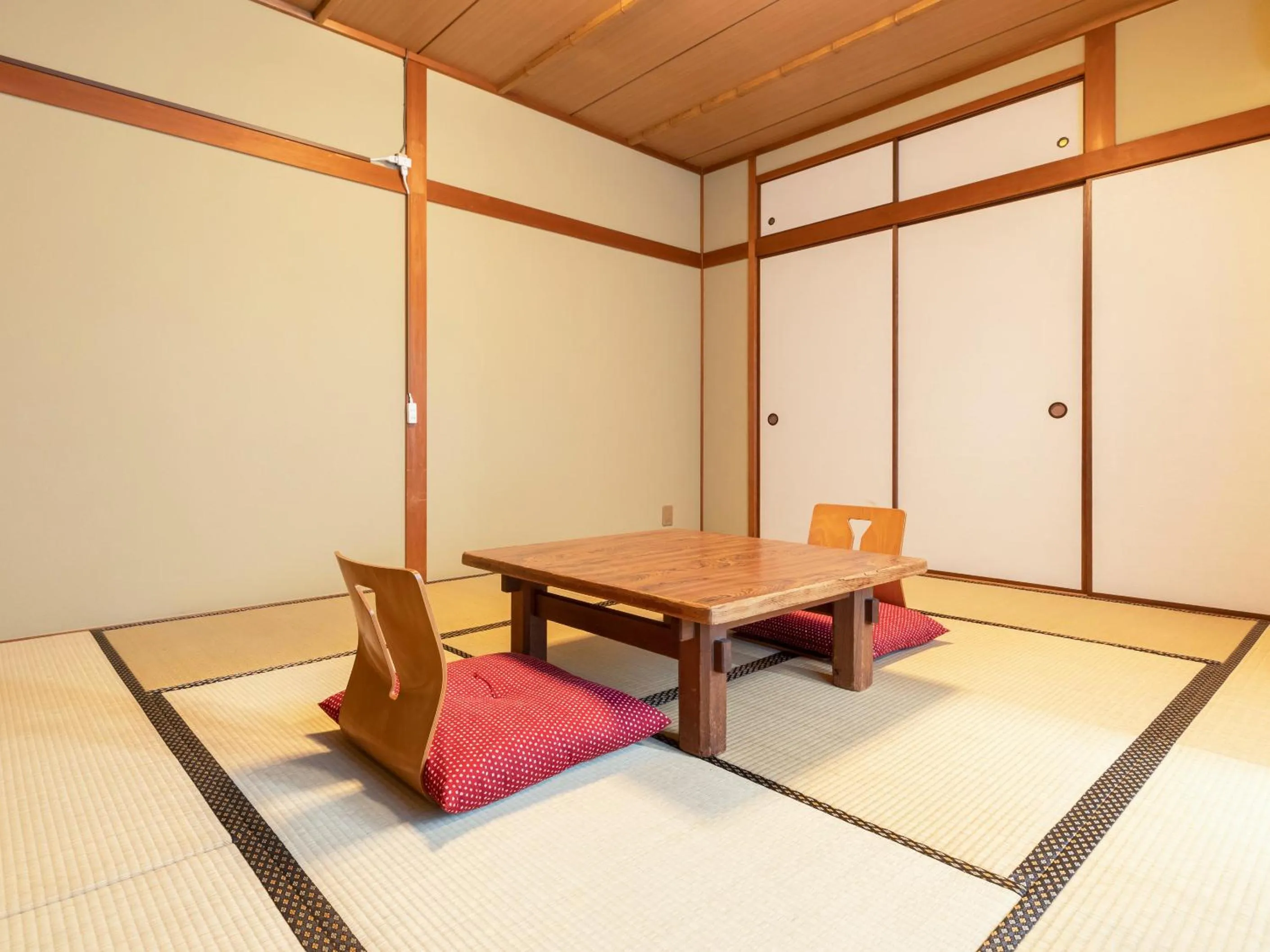 Photo of the whole room in Kousen Annex Kazeya Group