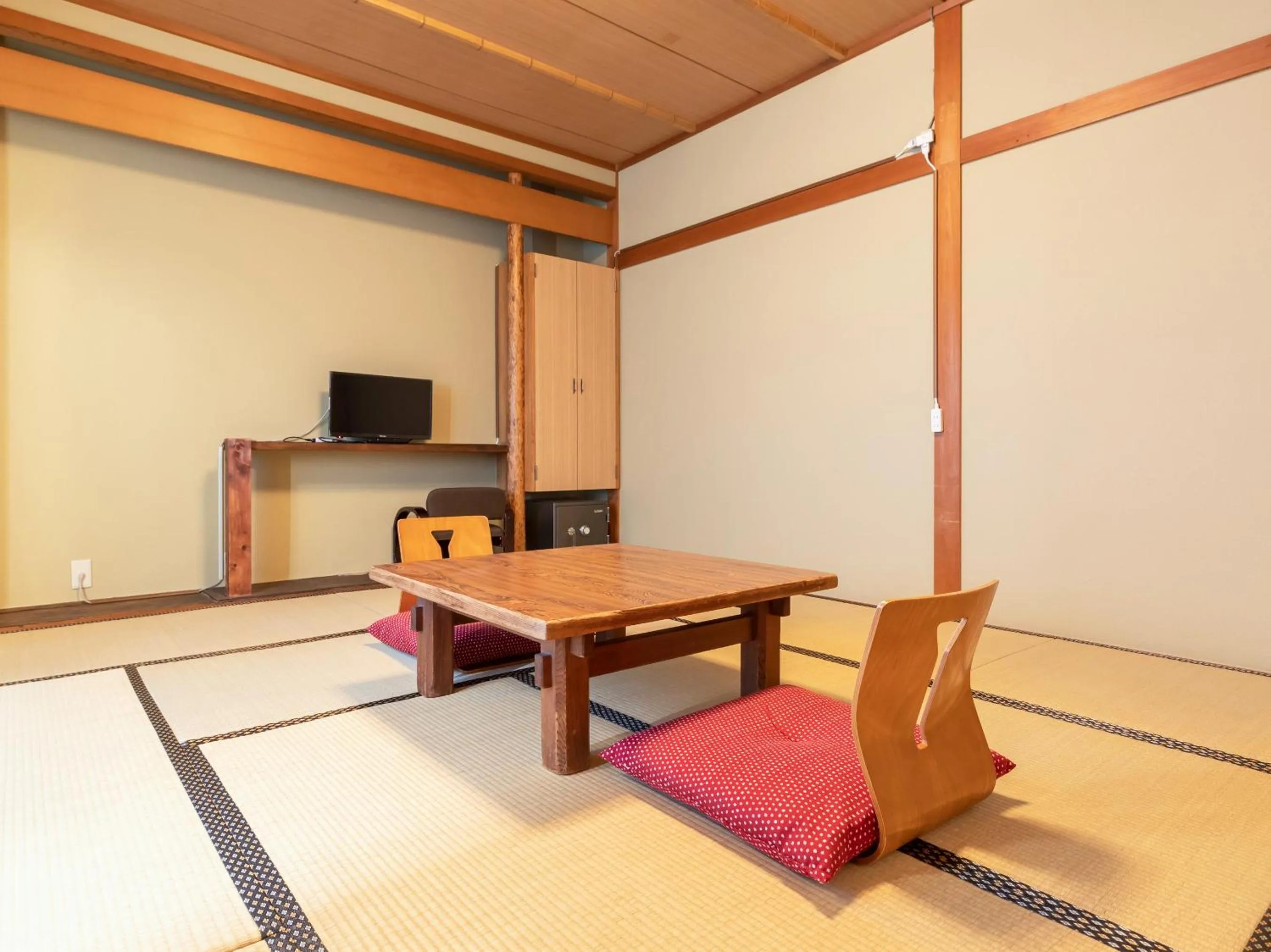 Photo of the whole room in Kousen Annex Kazeya Group