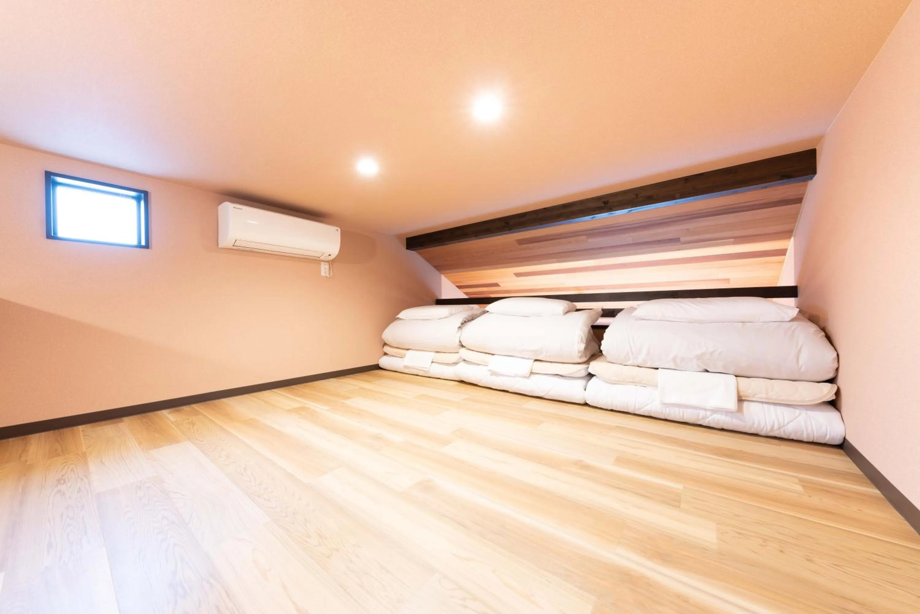 Bedroom, Bed in スタジオーネ 箱根強羅 East - Stagione Hakone Gora East