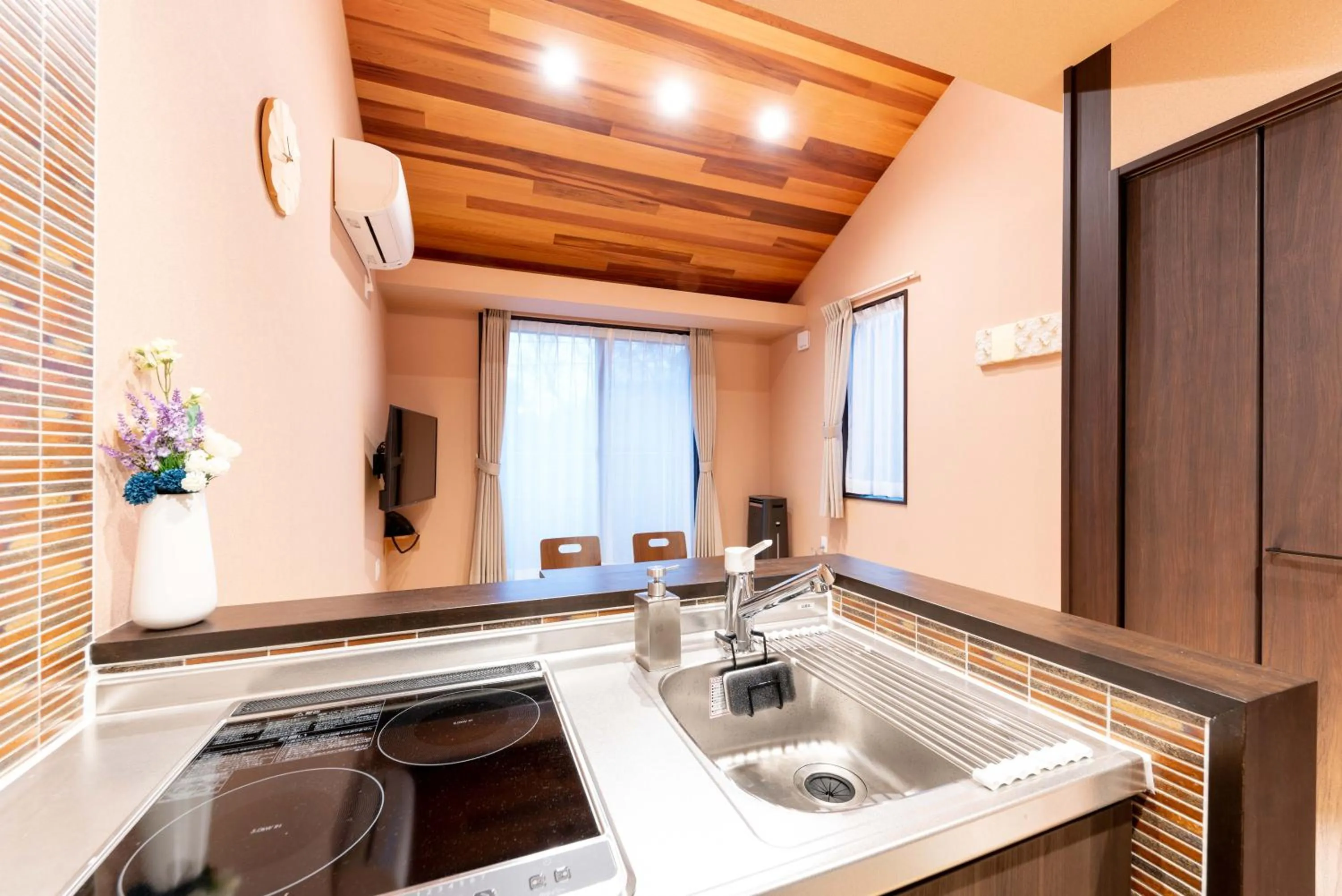 kitchen in スタジオーネ 箱根強羅 East - Stagione Hakone Gora East