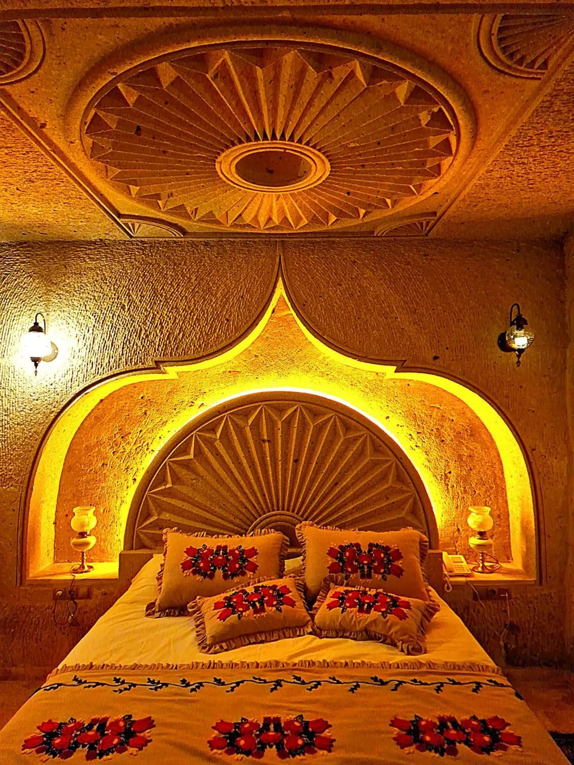 Bedroom, Bed in Serenus Cave Suites