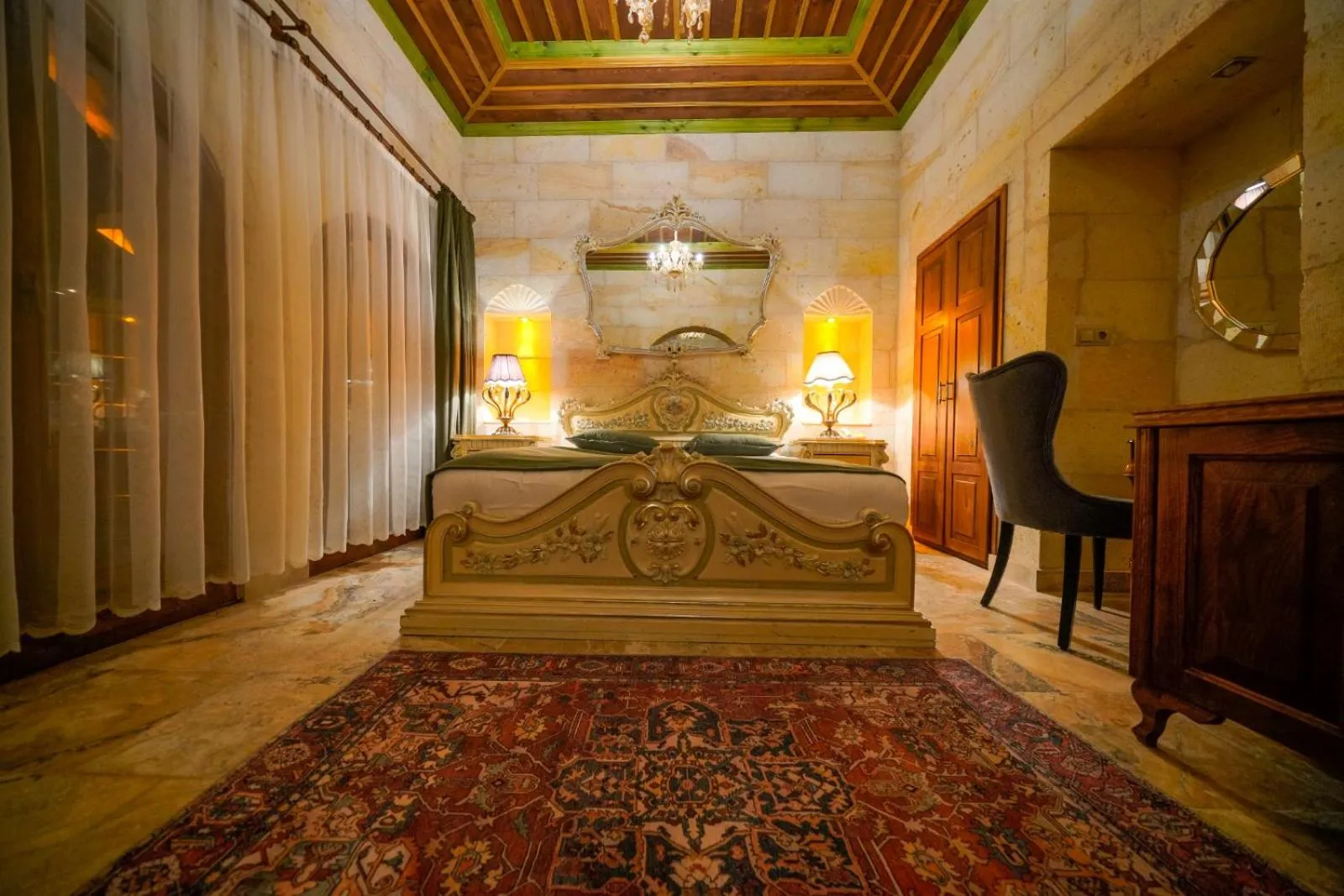 Bedroom, Bed in Serenus Cave Suites