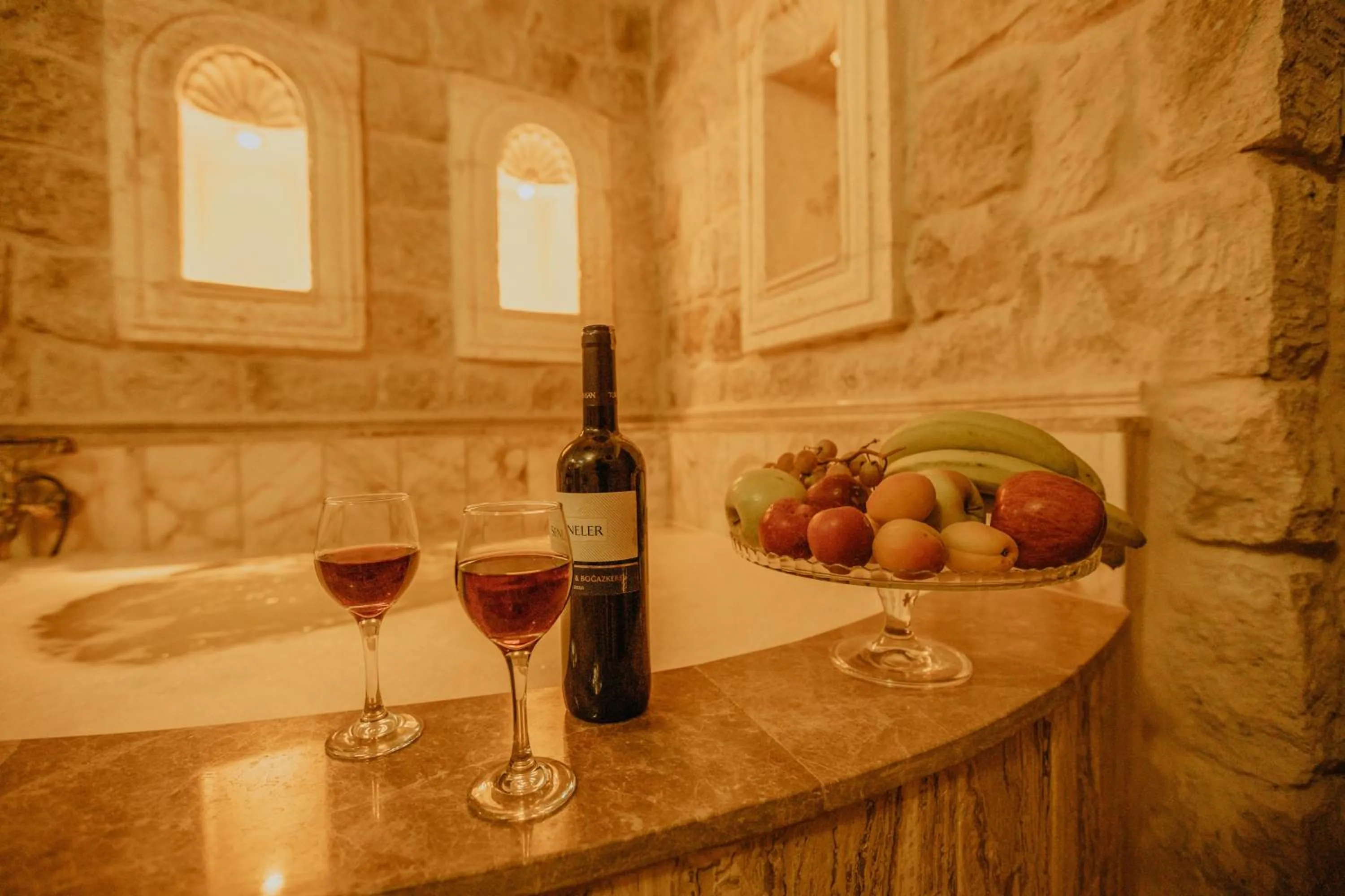 Hot Tub in Serenus Cave Suites