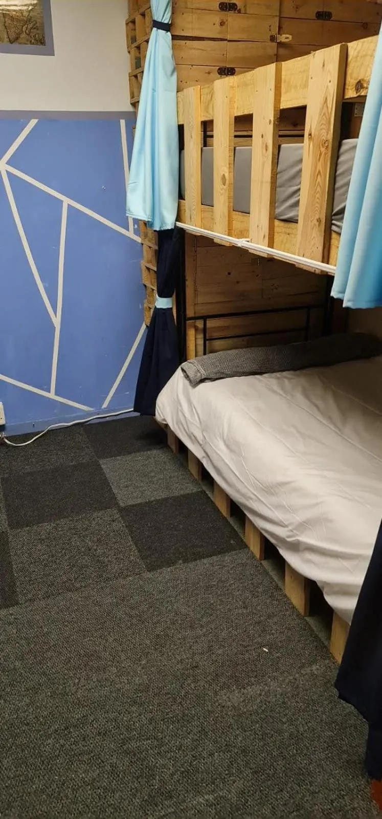 bunk bed in Sunset beach backpackers