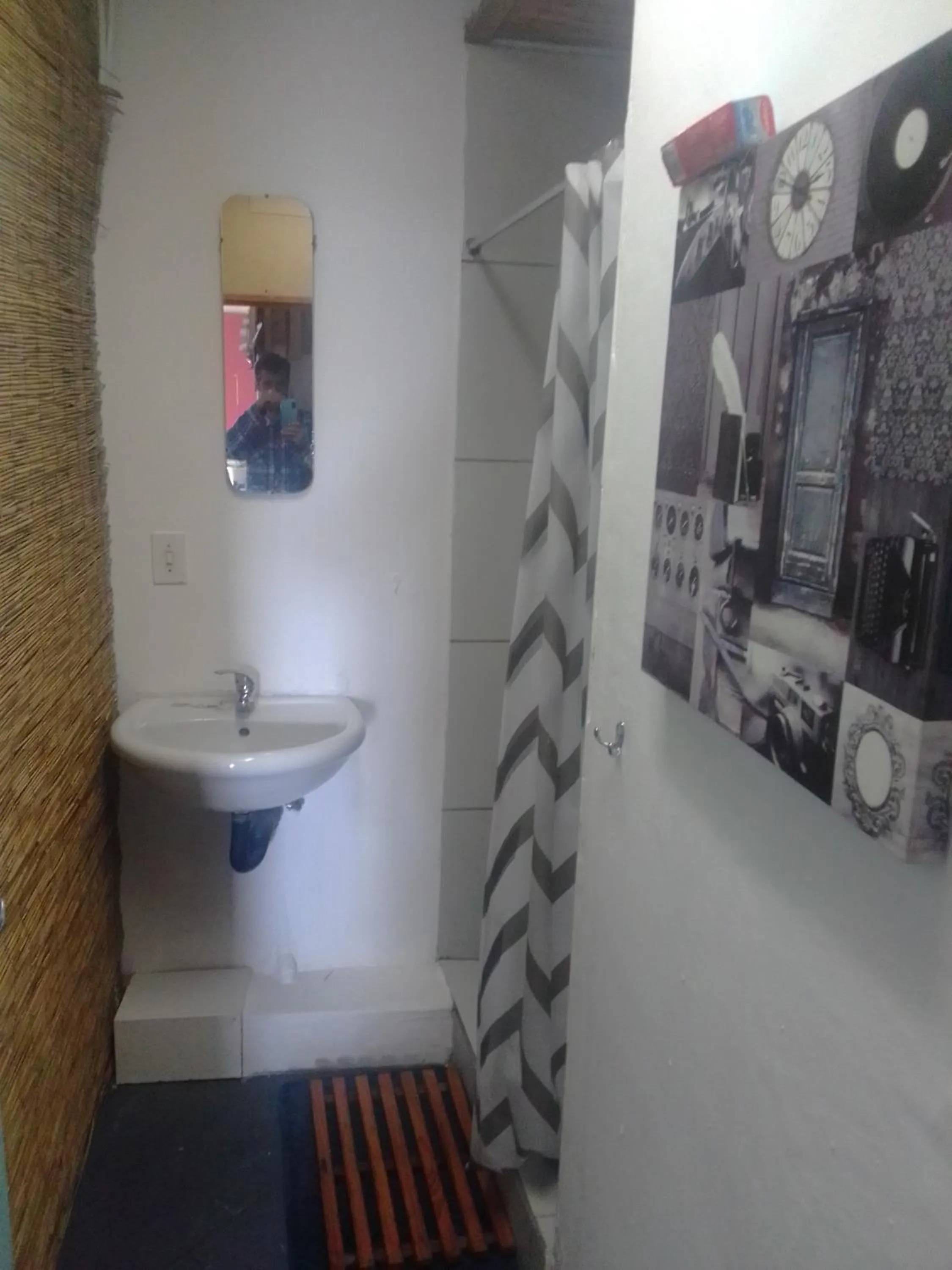 Bathroom in Sunset beach backpackers