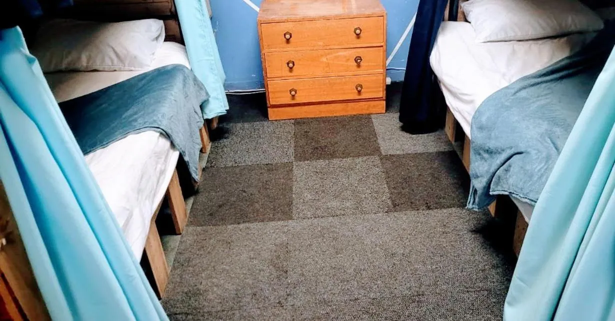 bunk bed in Sunset beach backpackers