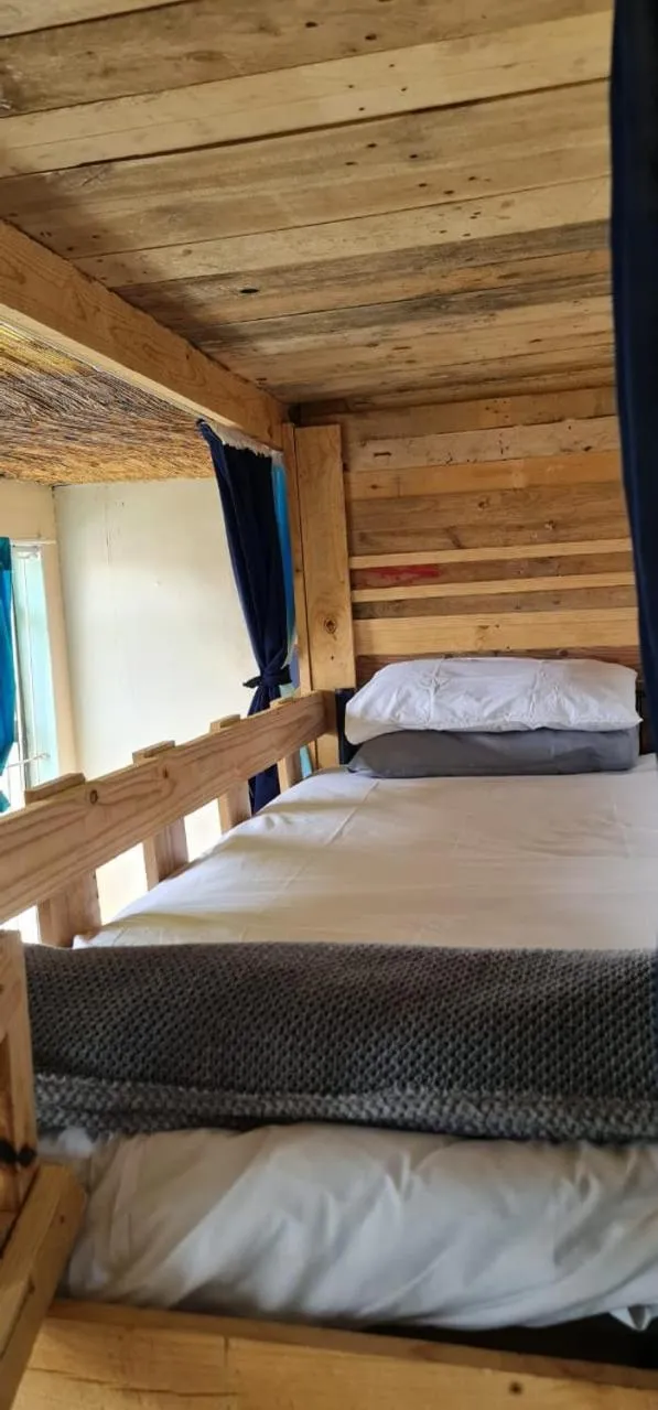bunk bed in Sunset beach backpackers