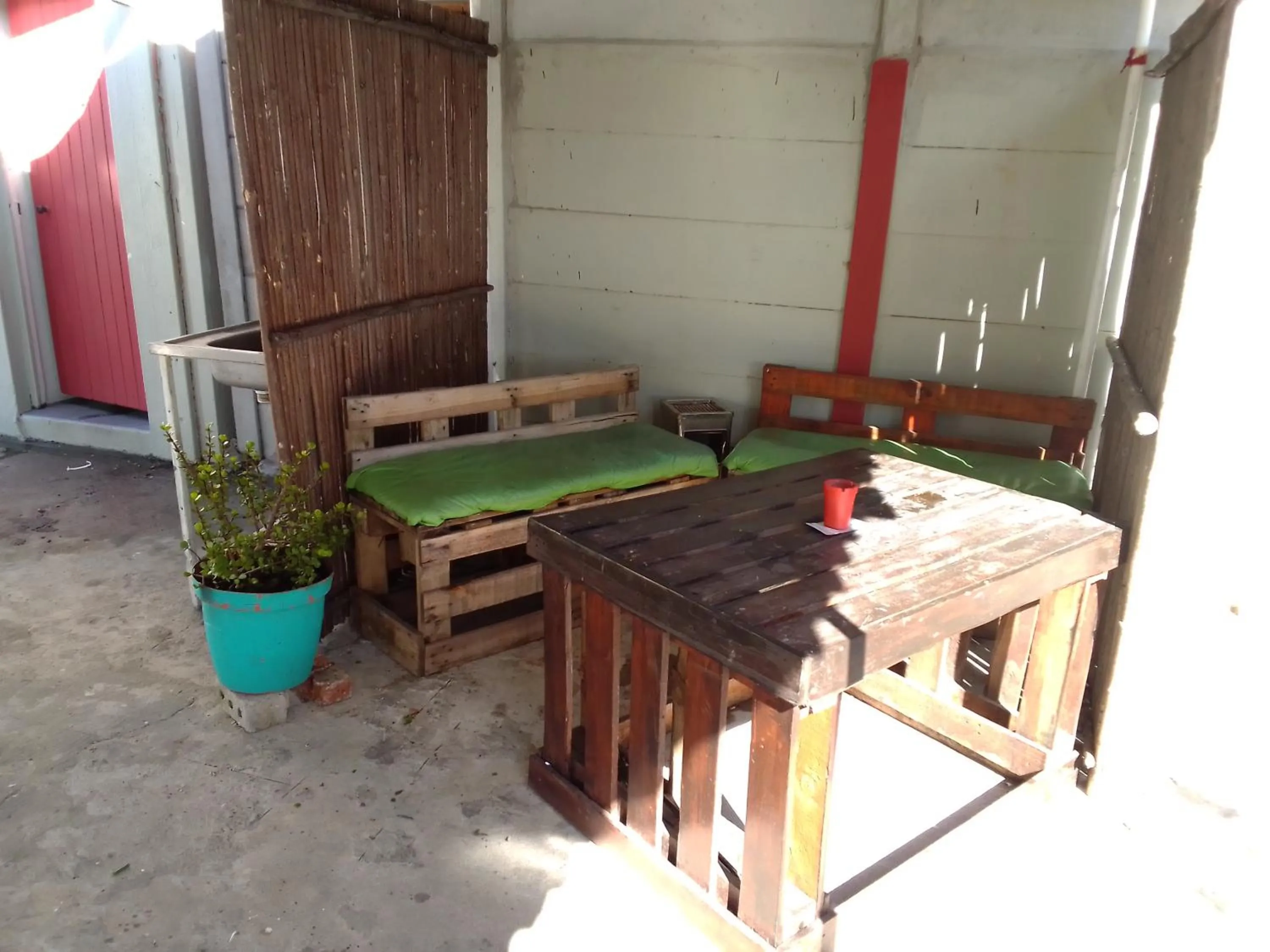 Patio in Sunset beach backpackers