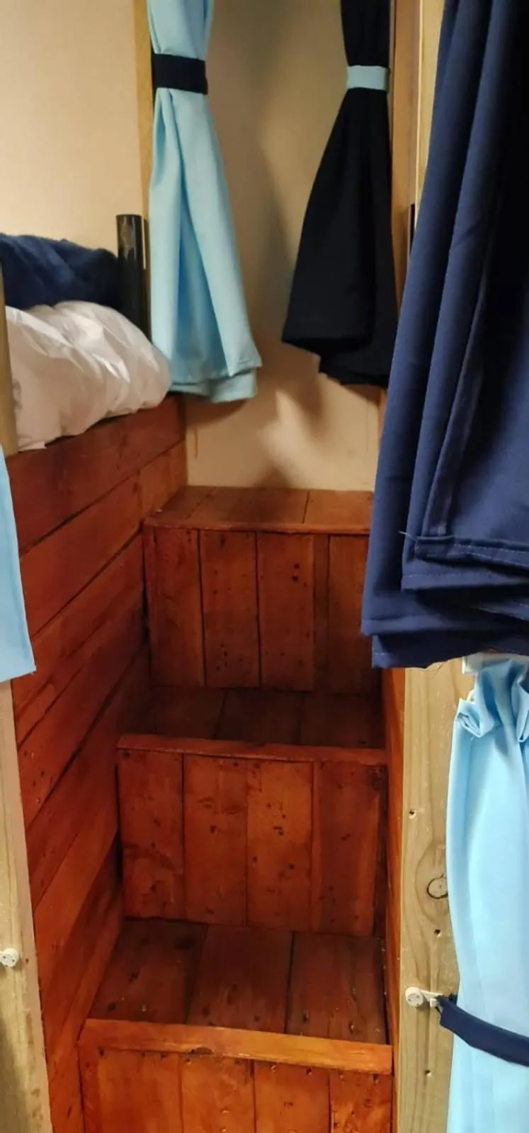 Decorative detail in Sunset beach backpackers