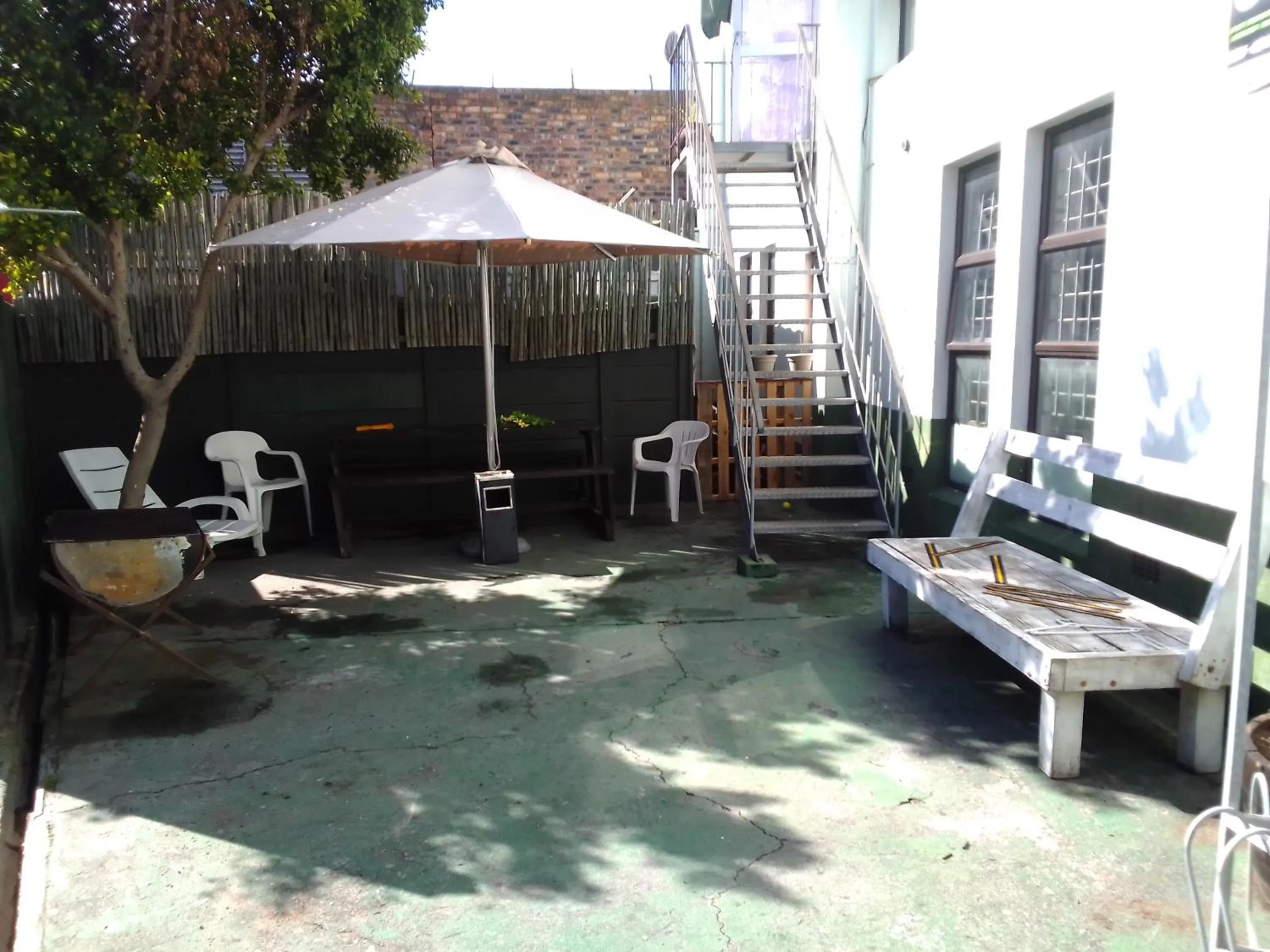 Patio in Sunset beach backpackers