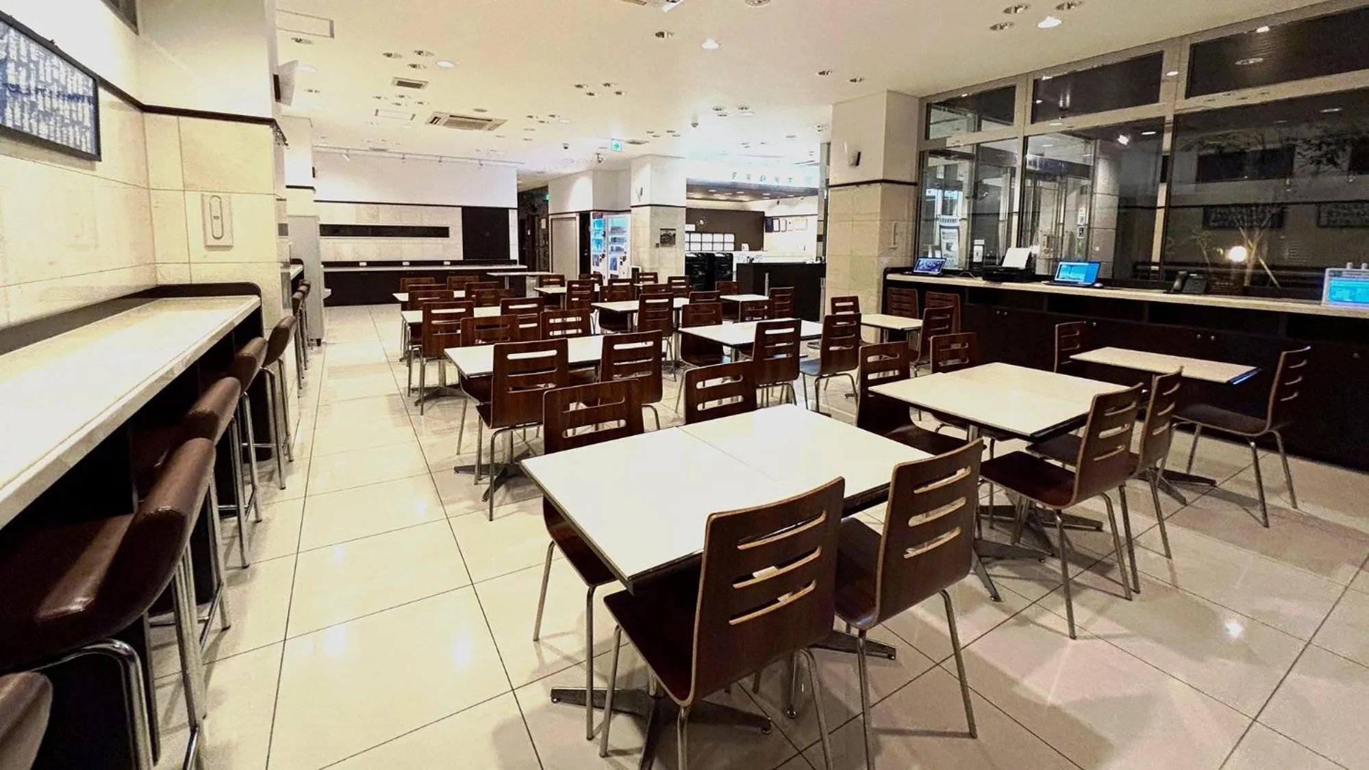 Lounge or bar in Toyoko Inn Kyoto Gojo omiya