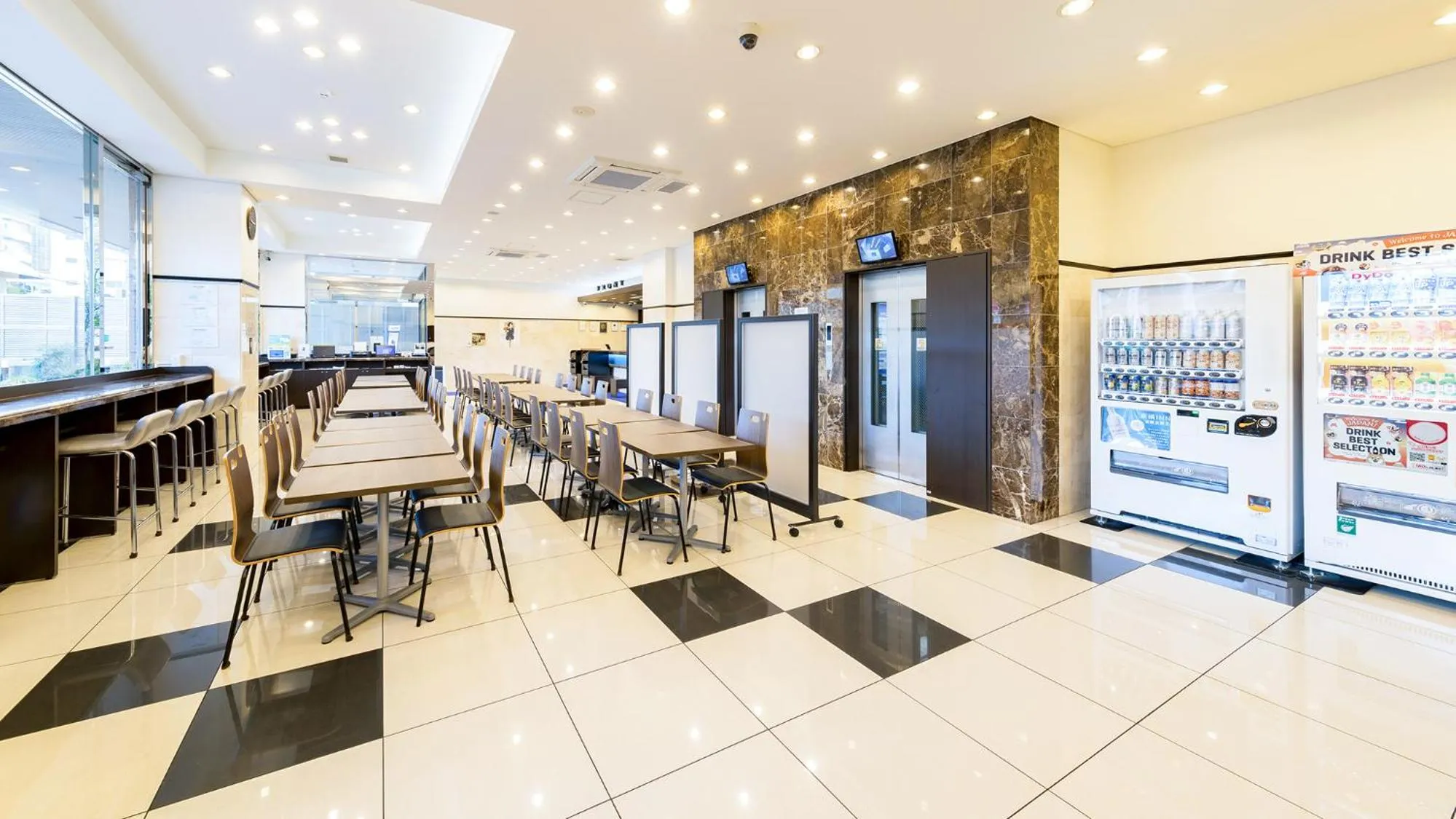 Lobby or reception in Toyoko Inn Tsu eki Nishi guchi