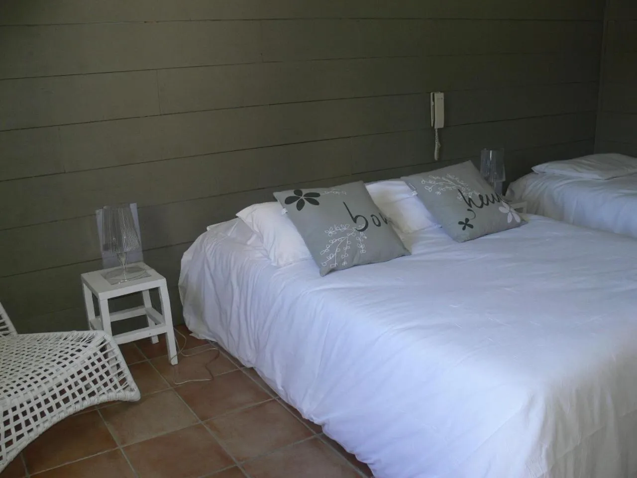 Photo of the whole room, Bed in L'Île Ô Château
