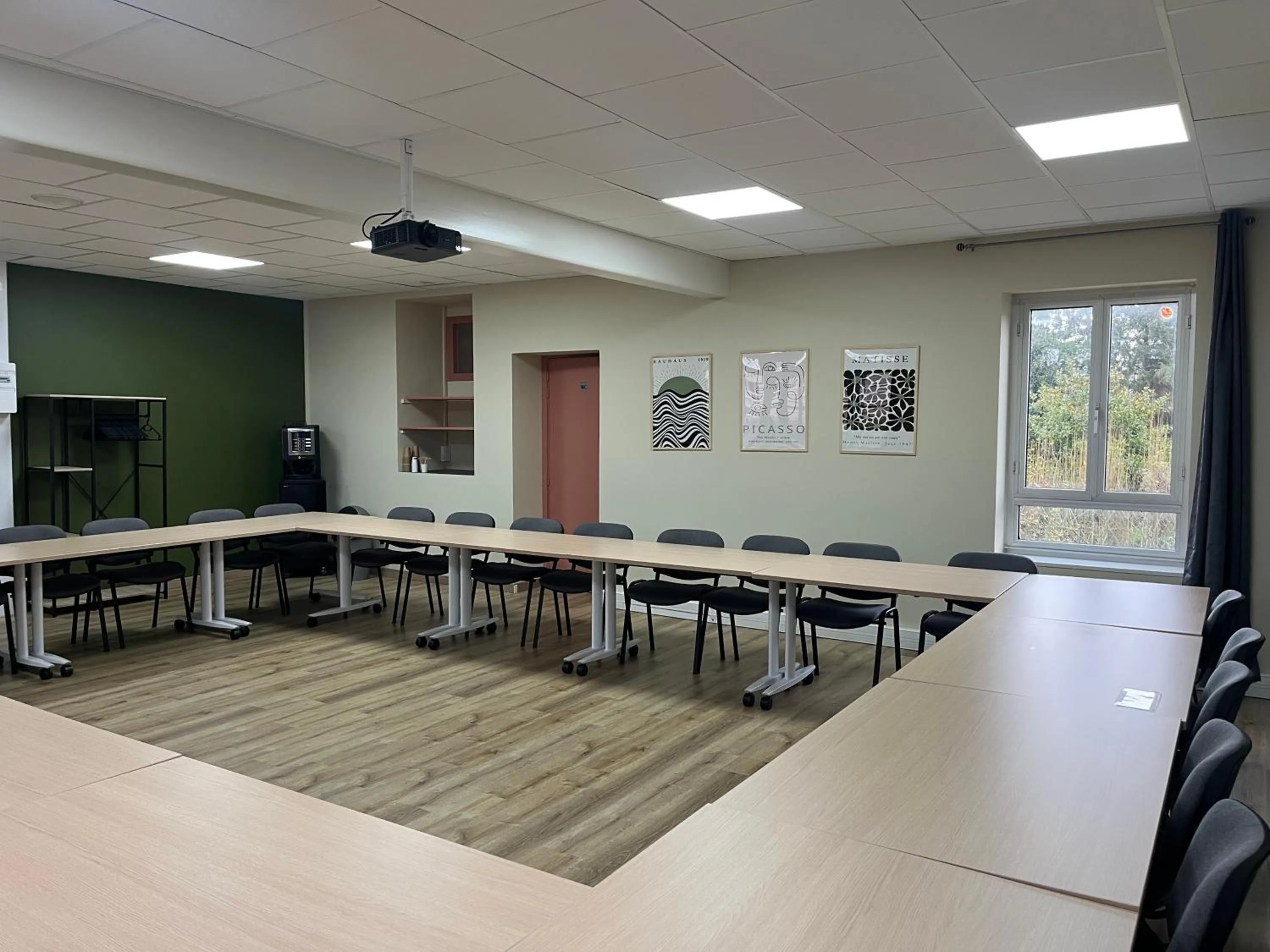 Meeting/conference room in Brit Hotel L'Arrivée Guingamp