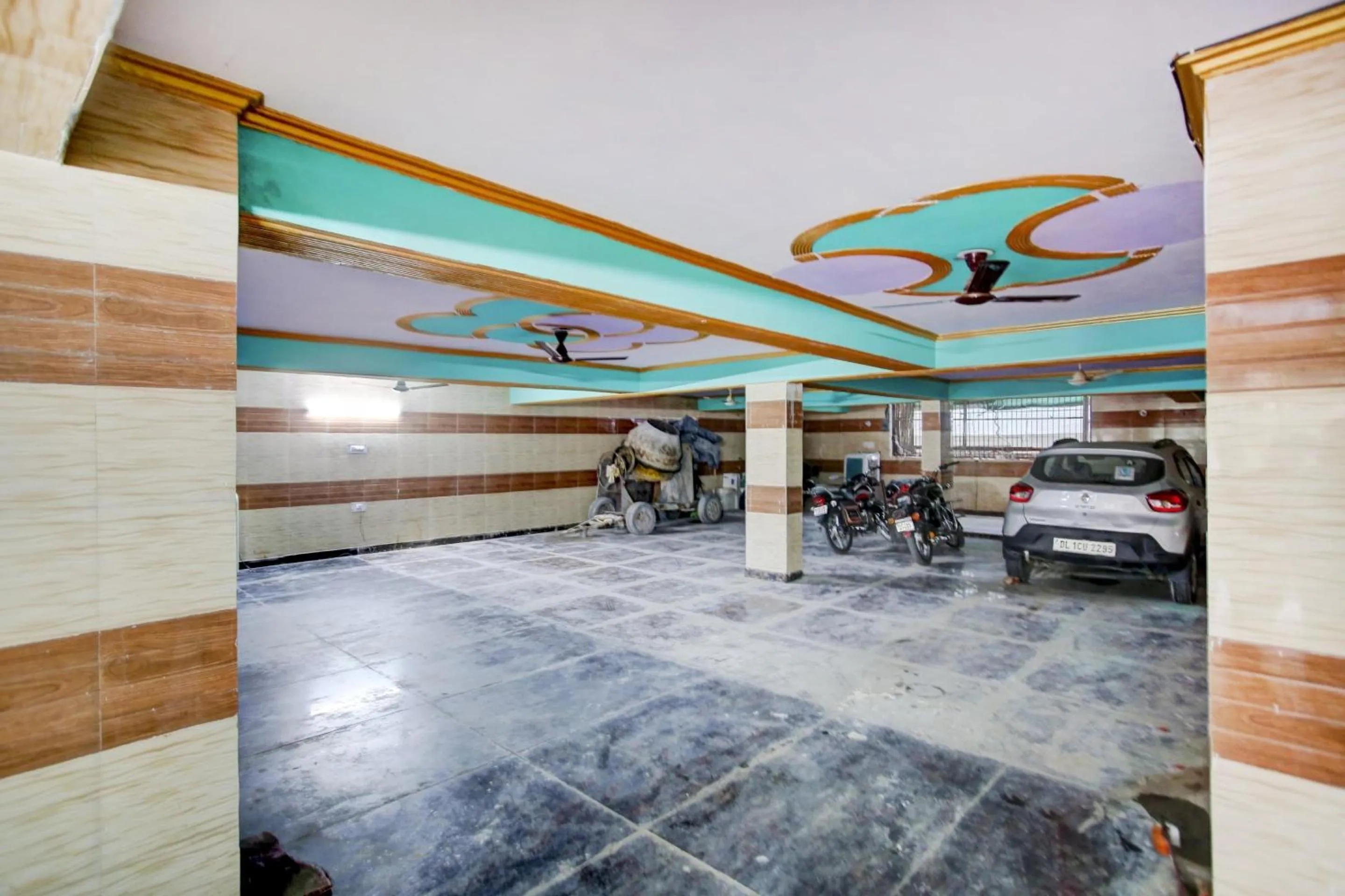 Facade/entrance in Hotel O by OYO DS Palace