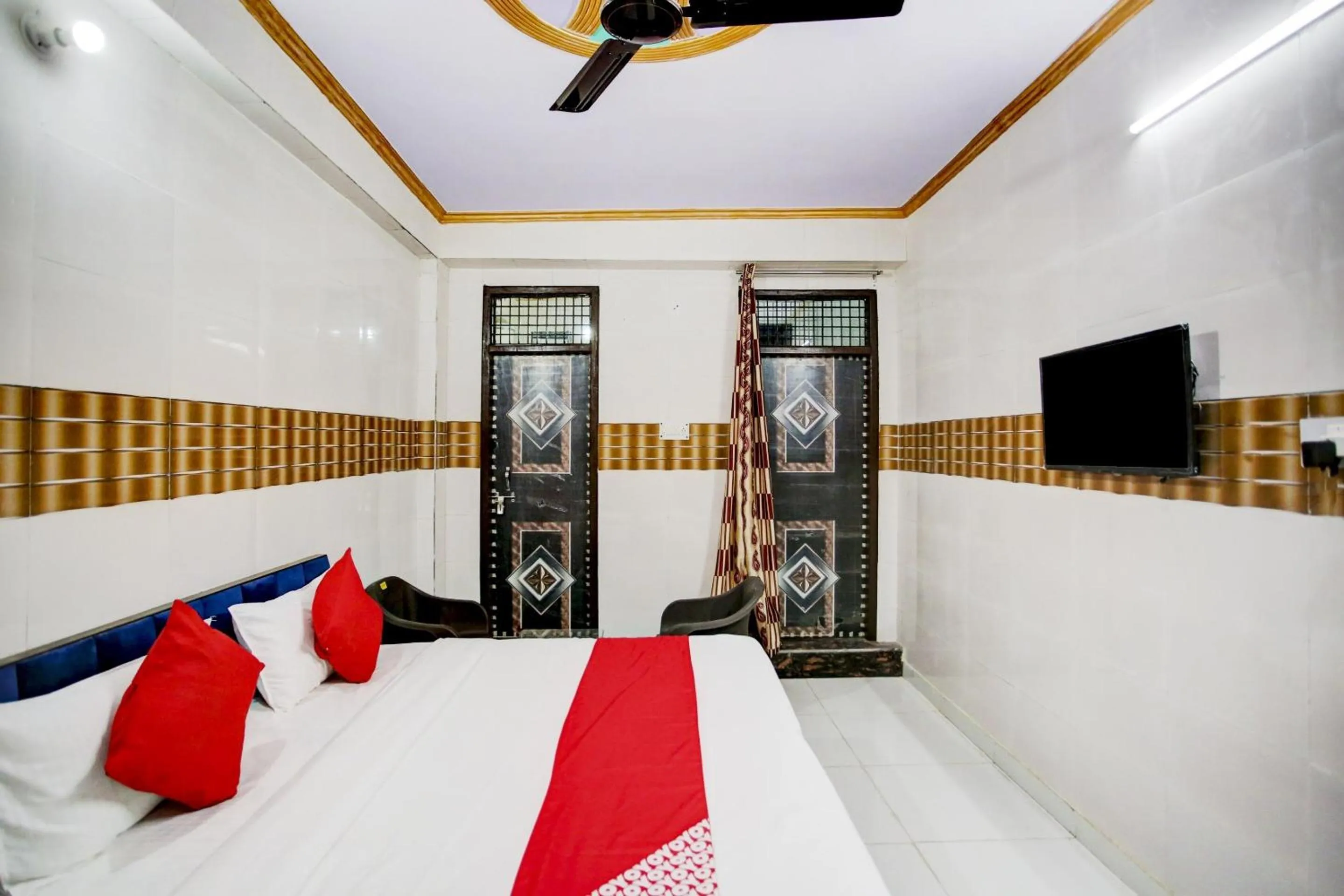 Bedroom in Hotel O by OYO DS Palace