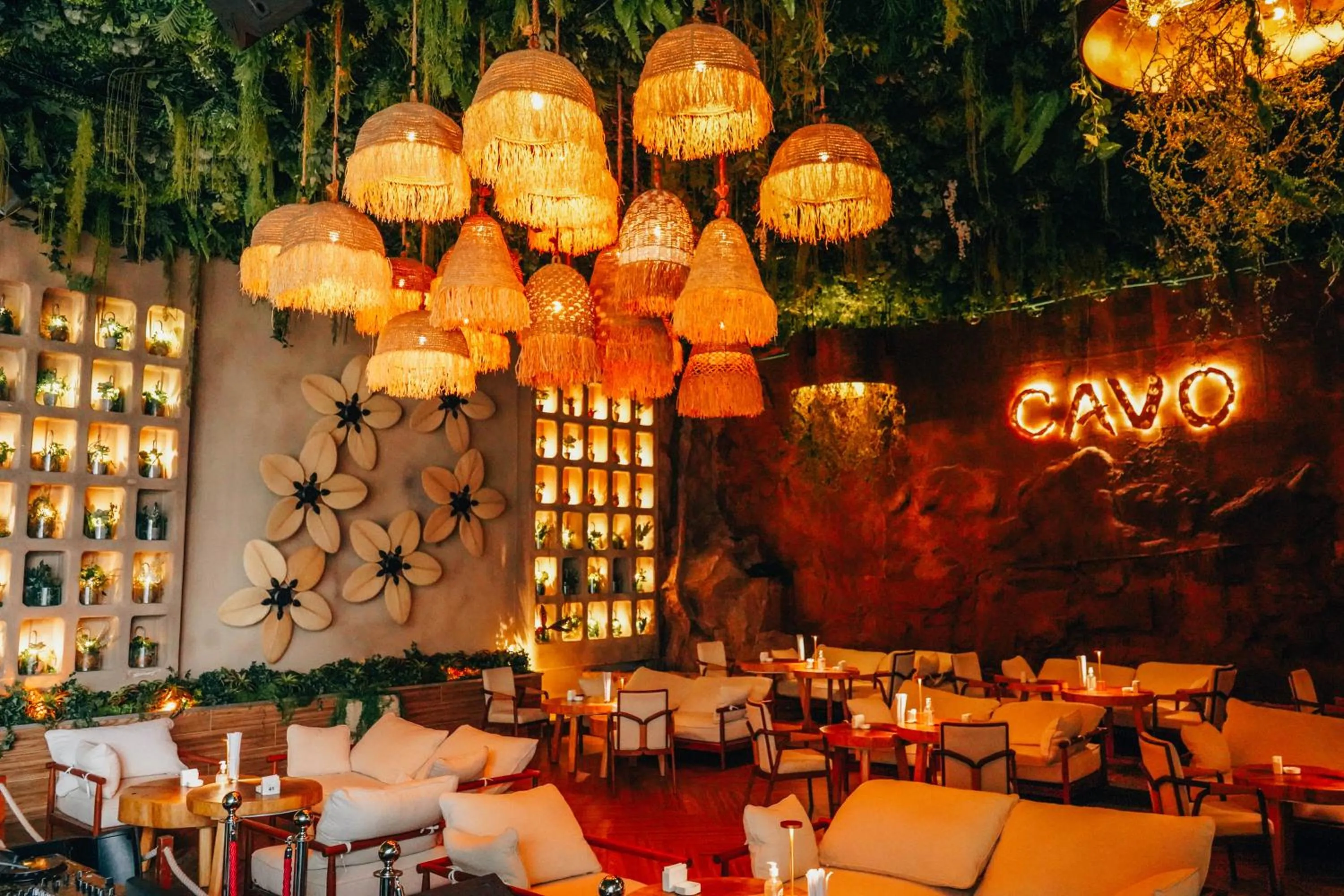 Nightclub / DJ in Ramee Dream Hotel Downtown