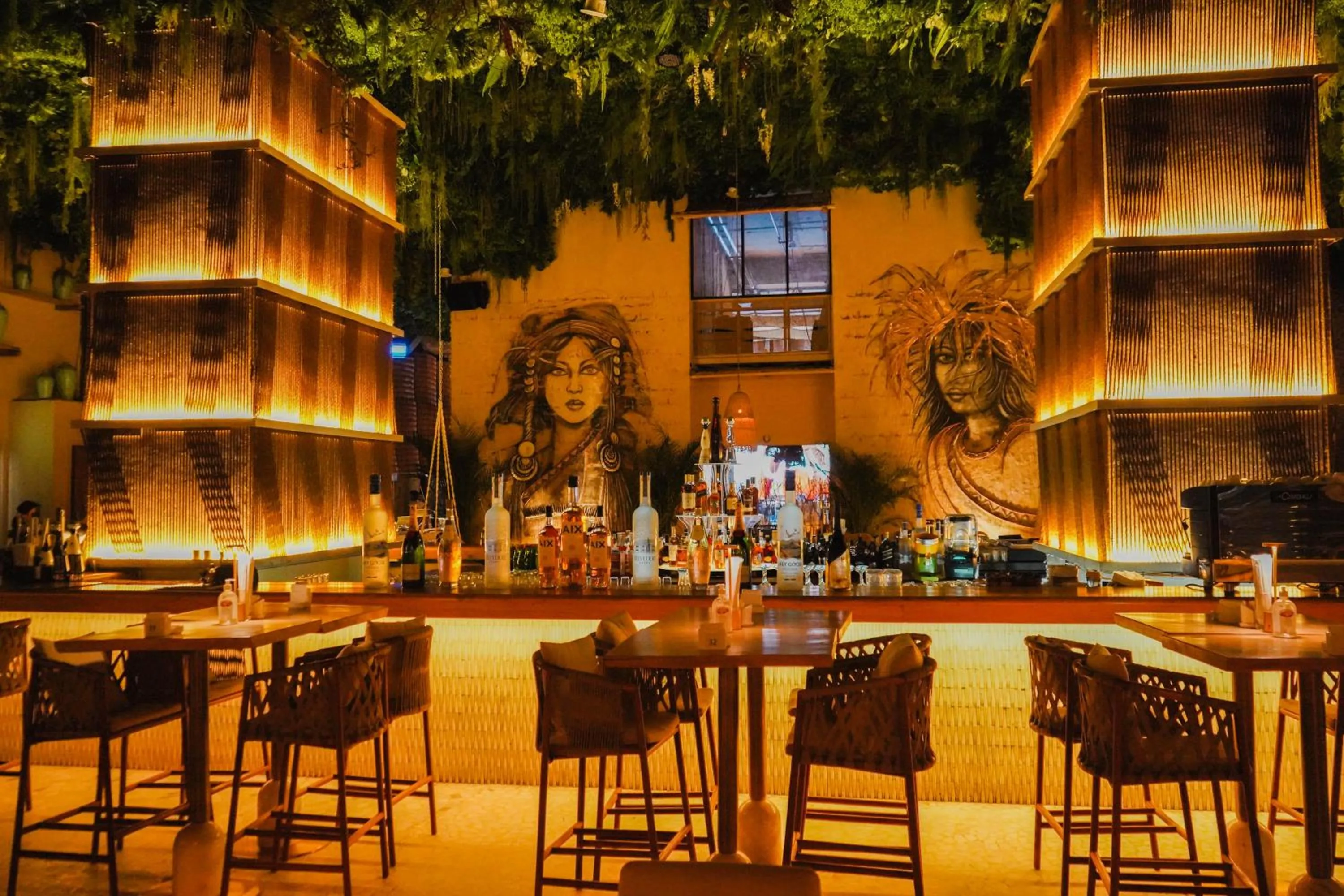 Nightclub / DJ in Ramee Dream Hotel Downtown