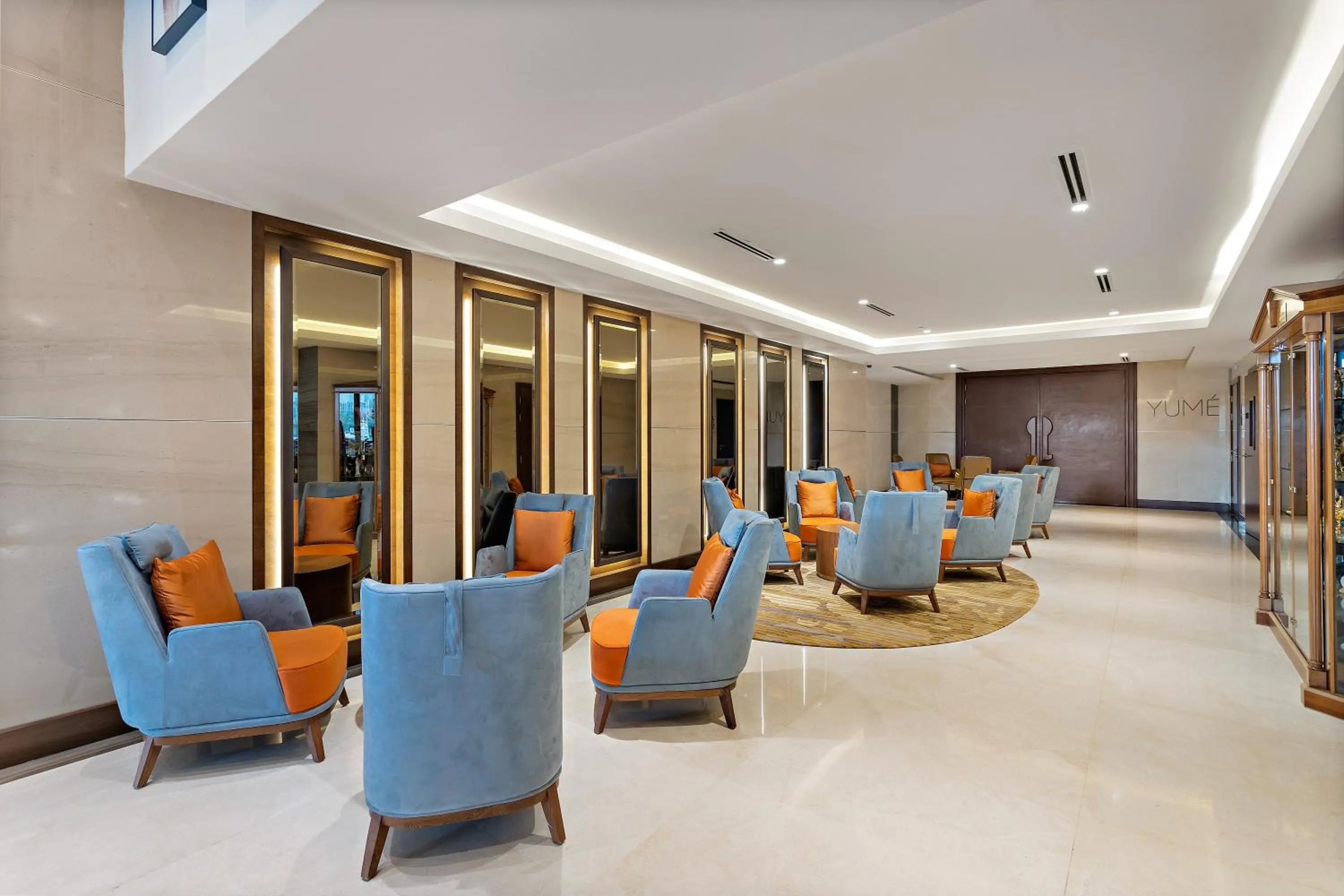 Seating area in Ramee Dream Hotel Downtown