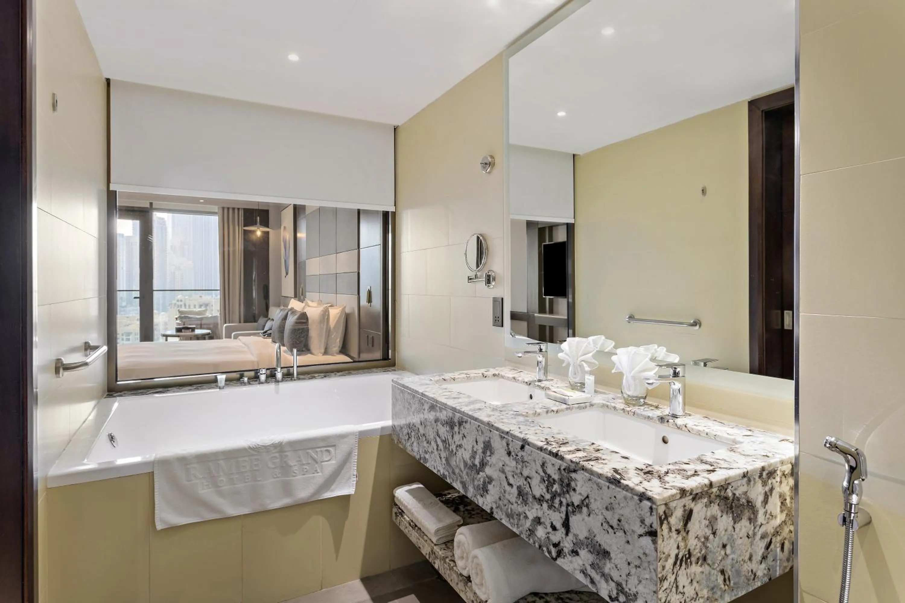 Bed in Ramee Dream Hotel Downtown